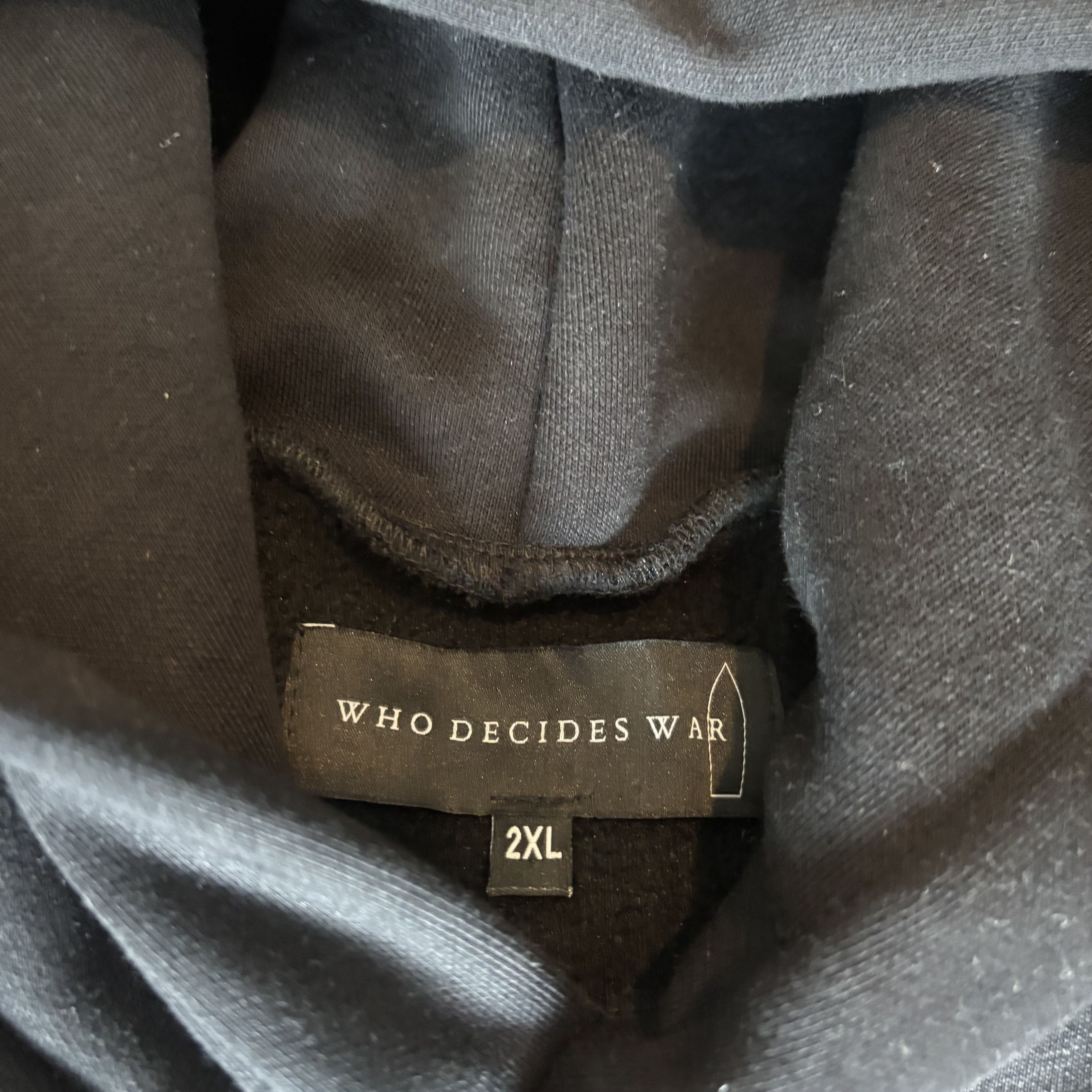 Who Decides War WHO DECIDES WAR BLACK ARMOUR PULLOVER HOODIE SZ XXL Size US XXL / EU 58 / 5 - 2 Thumbnail