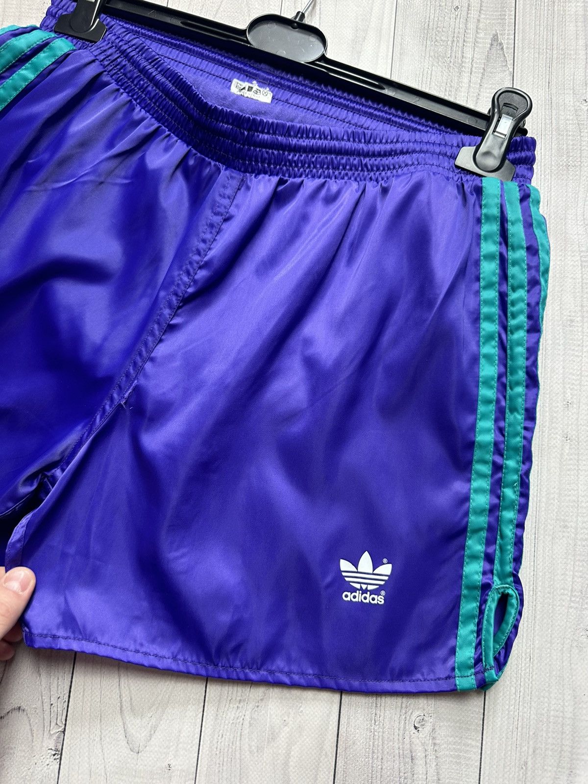 Adidas × Vintage Vintage Adidas shorts size M logo striped Size US 32 / EU 48 - 2 Thumbnail