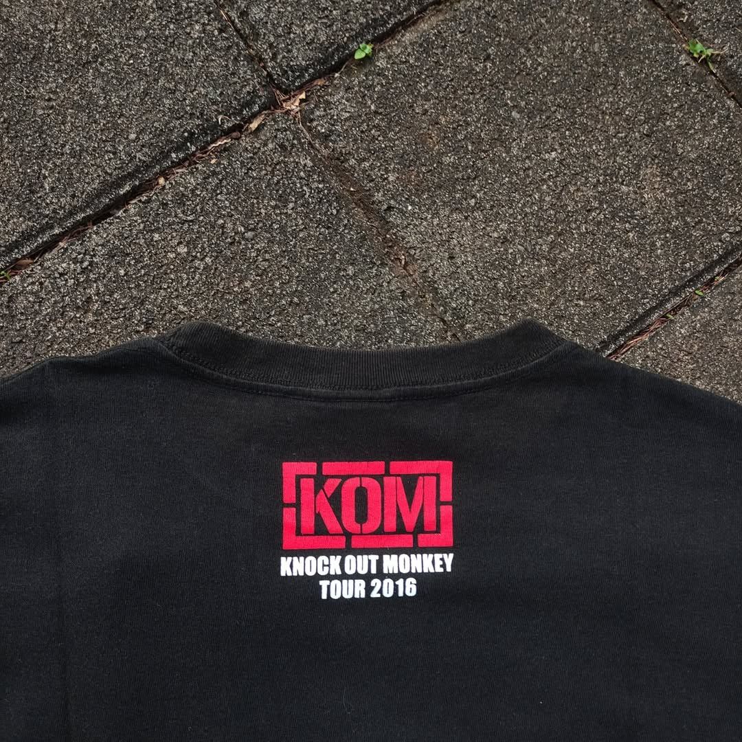 Band Tees Knock Out Monkey Tour 2016 Japan Band Tee Size US M / EU 48-50 / 2 - 2 Thumbnail
