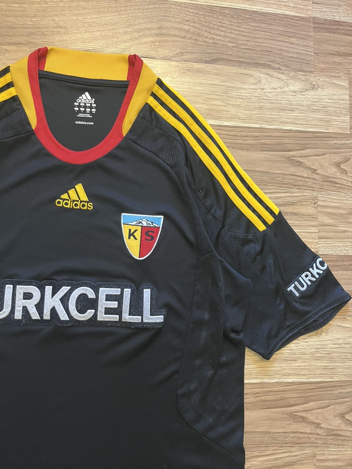 Adidas Jersey Kaysrispor Adidas 09/10 Fourth Kit Oldmoney Vintage Size US L / EU 52-54 / 3 - 3 Thumbnail