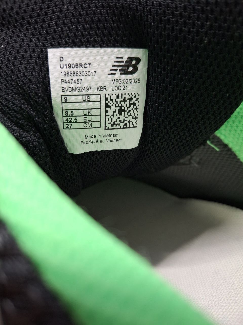New Balance New Balance 1906 Black Silver Green Mens Sneakers Size US 9 / EU 42 - 6 Thumbnail