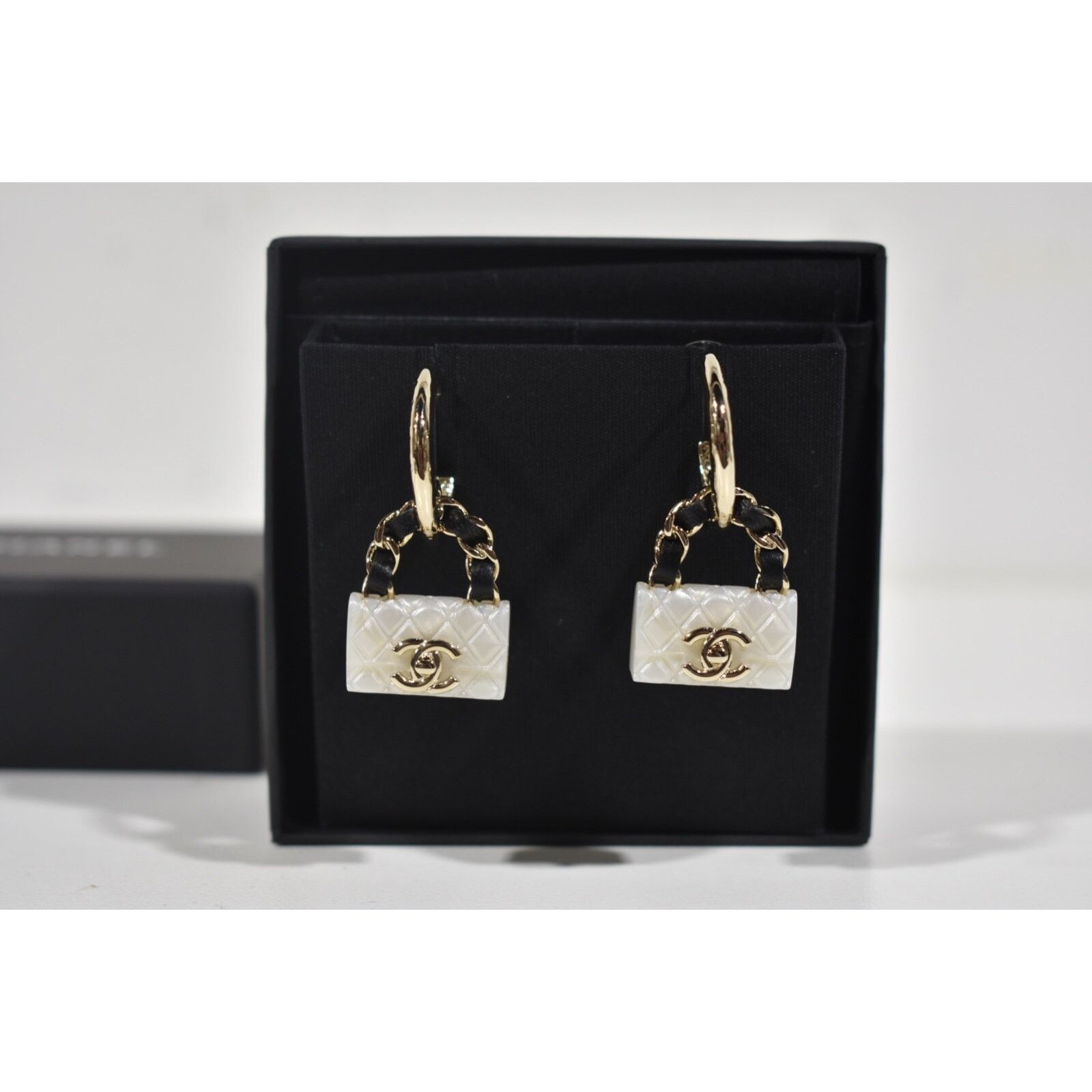 Chanel Chanel Quilted Bag Gold CC Logo Dangle Drop Hoop Earrings Size ONE SIZE - 9 Thumbnail