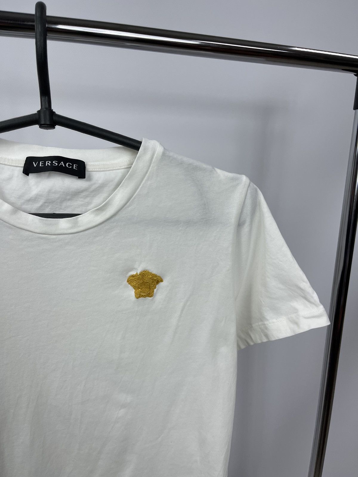 Versace Versace T-SHIRT JERSEY Size 12A Years 152 cm White Gold Logo Size US XS / EU 42 / 0 - 2 Thumbnail