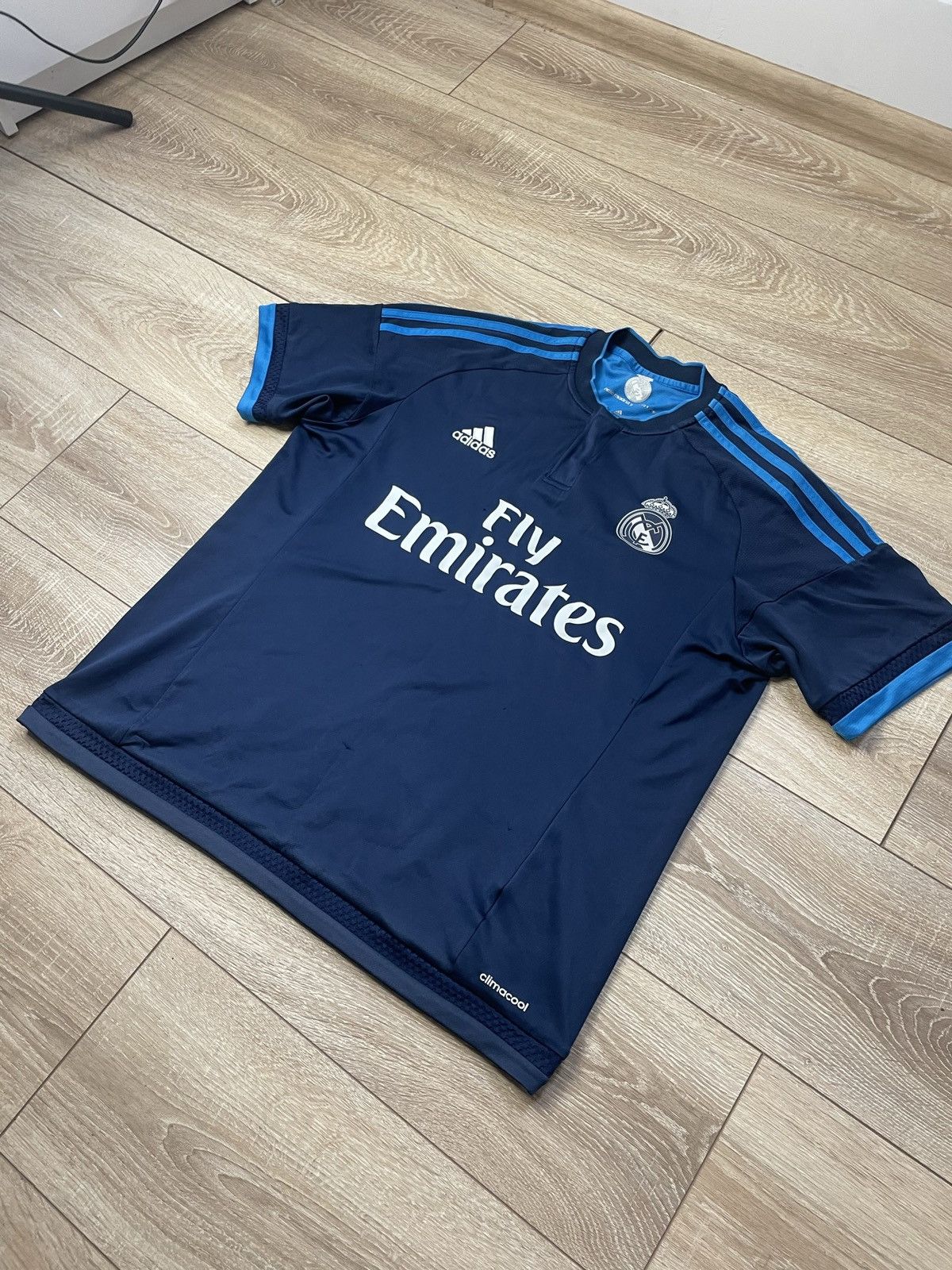 Adidas REAL MADRID 2016 2017 THIRD FOOTBALL SHIRT SOCCER JERSEY Size US M / EU 48-50 / 2 - 2 Thumbnail