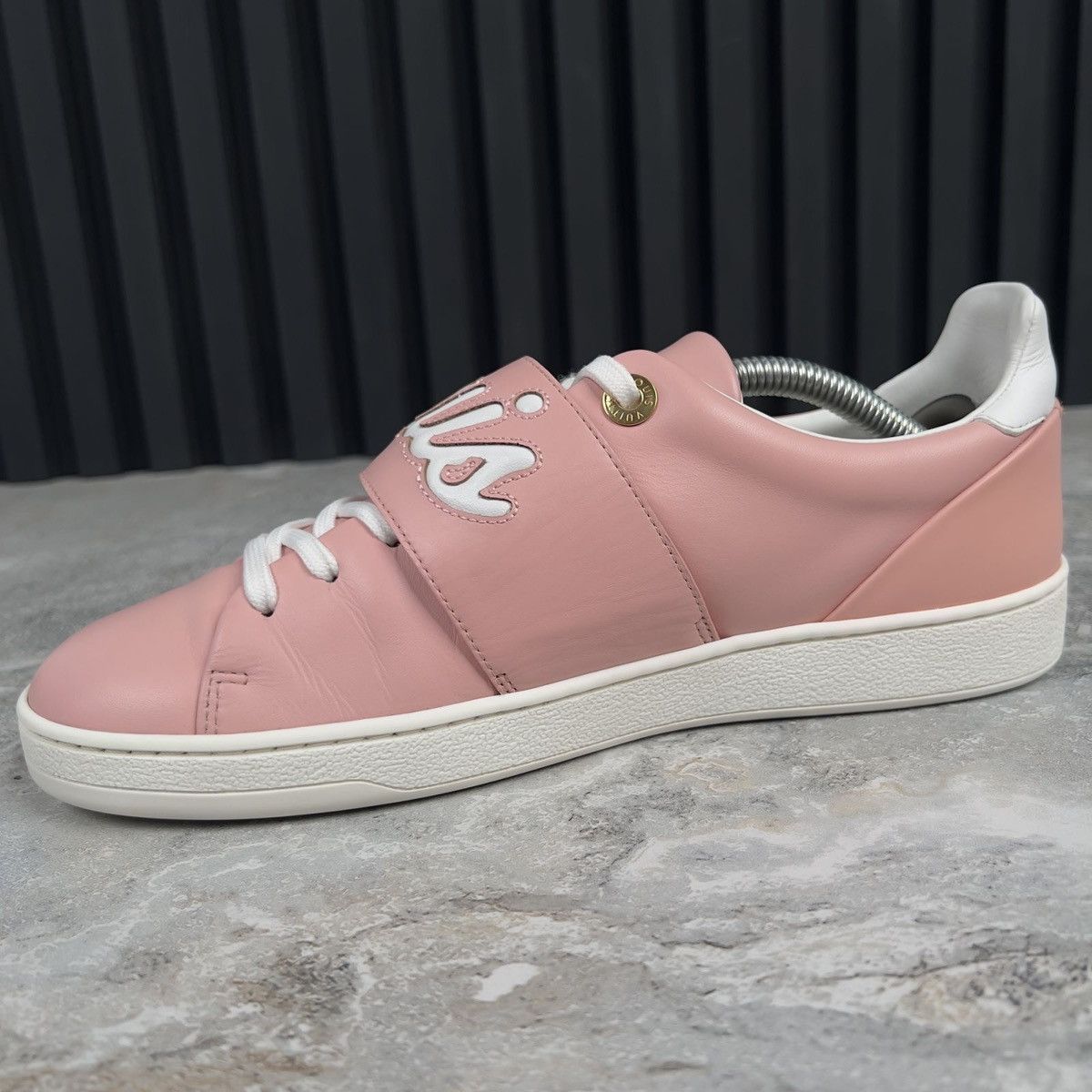 Louis Vuitton Louis Vuitton Frontrow Logo Low Sneakers Leather Size US 7.5 / IT 37.5 - 6 Thumbnail