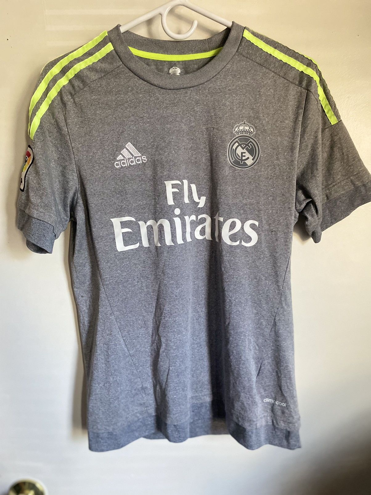 Adidas Real Madrid away 15/16 Size US S / EU 44-46 / 1 - 3 Thumbnail