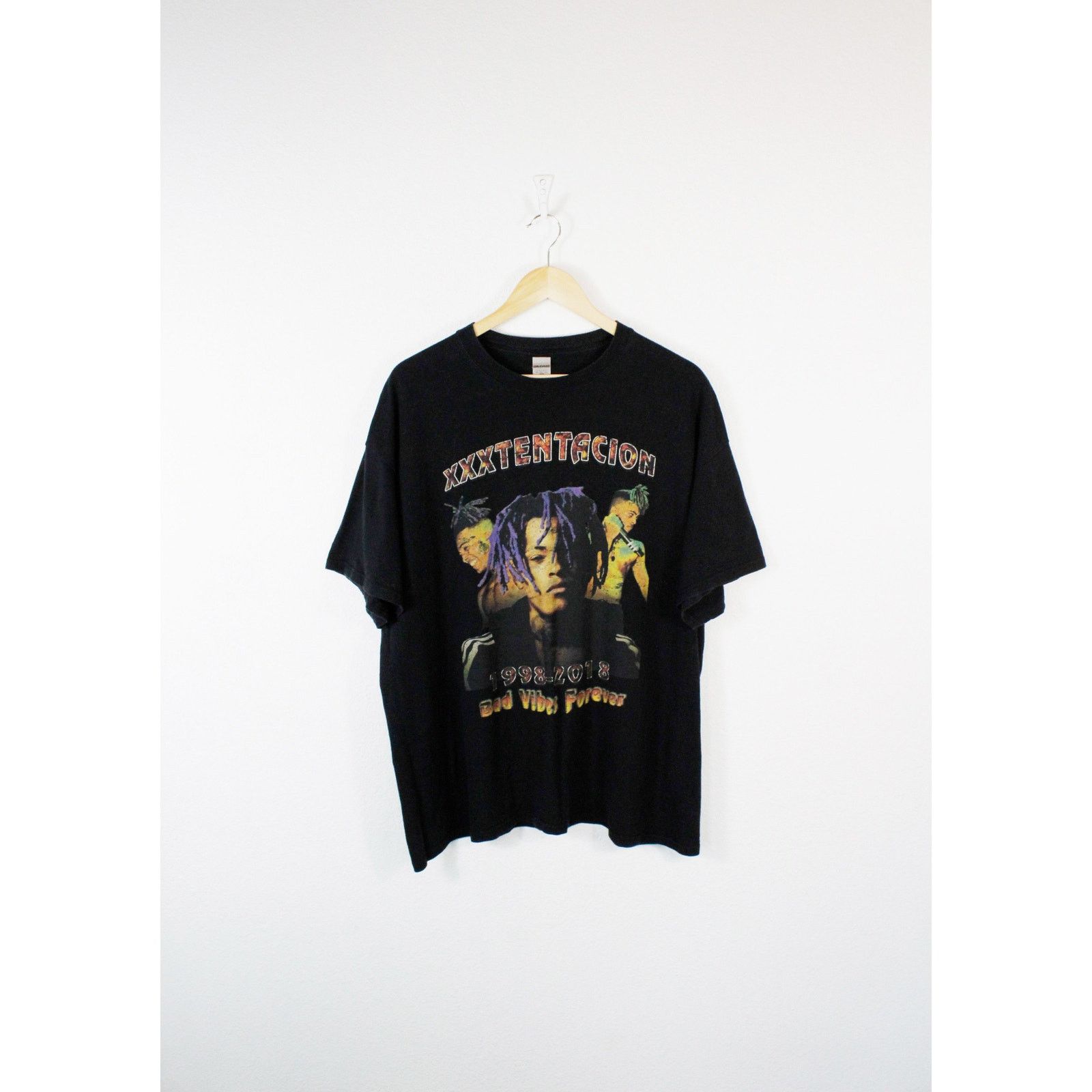 Rap Tees XXXTentacion 1998-2018 RIP Bab Wibes Forever Print Tee Size US XL / EU 56 / 4 - 1 Thumbnail