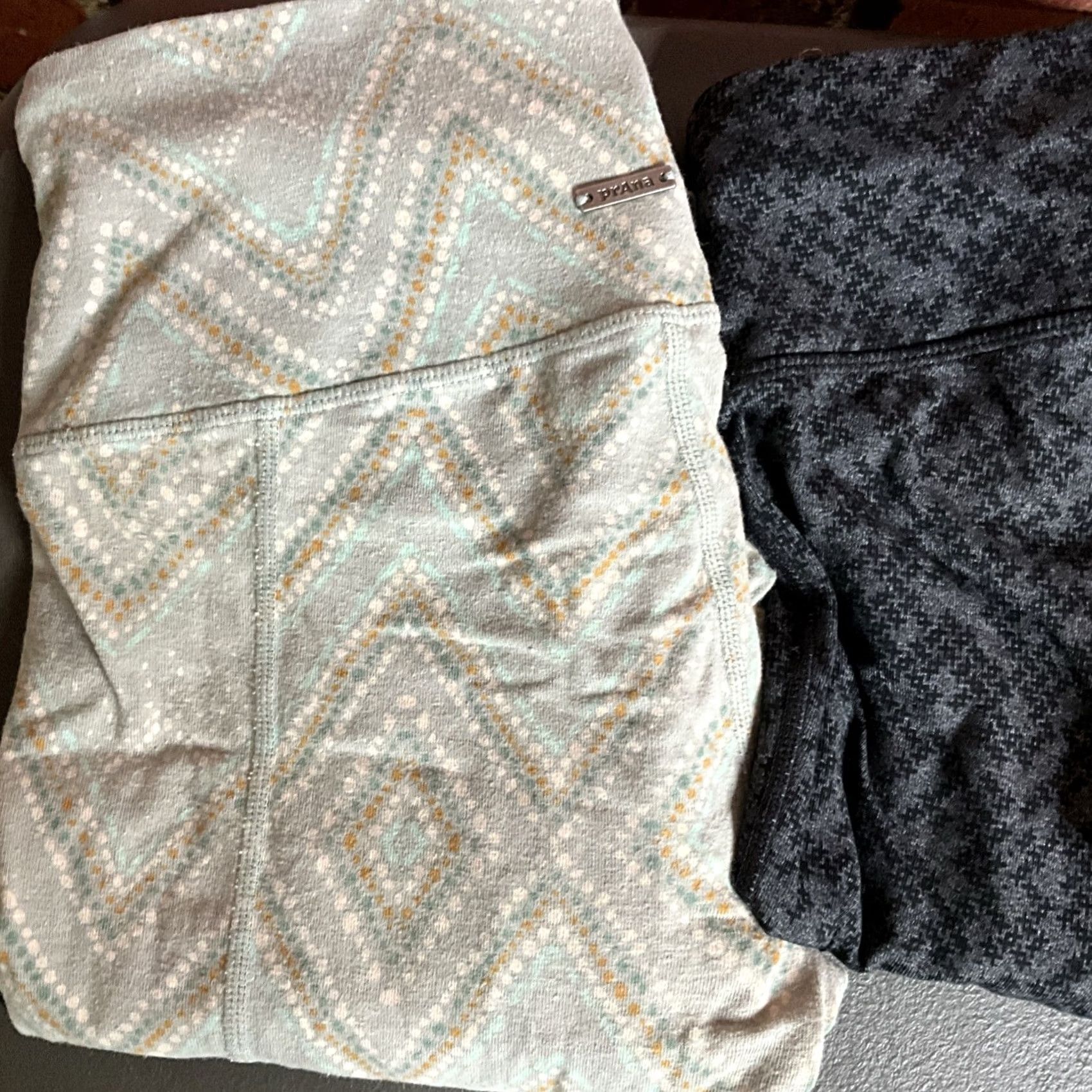 Prana VINTAGE Prana Leggings Womens XS Lot of 3 Athletic Running Workout Yoga Black Gray Short Ankle Stretch Womens Size 26" / US 2 / IT 38 - 2 Thumbnail