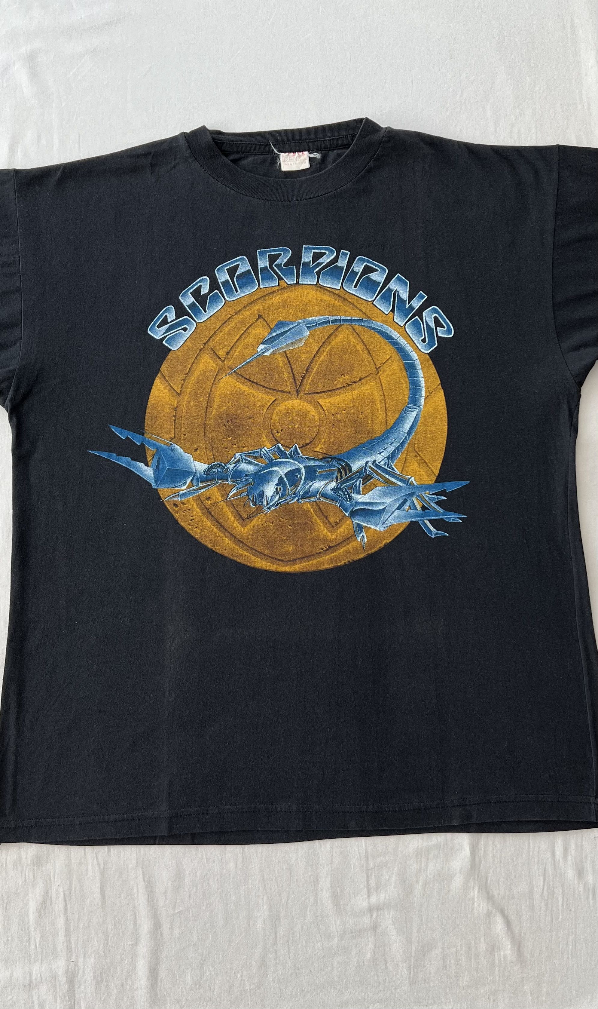 Band Tees Vintage 90s Scorpions Rock Band Black T-shirt Size US L / EU 52-54 / 3 - 5 Thumbnail