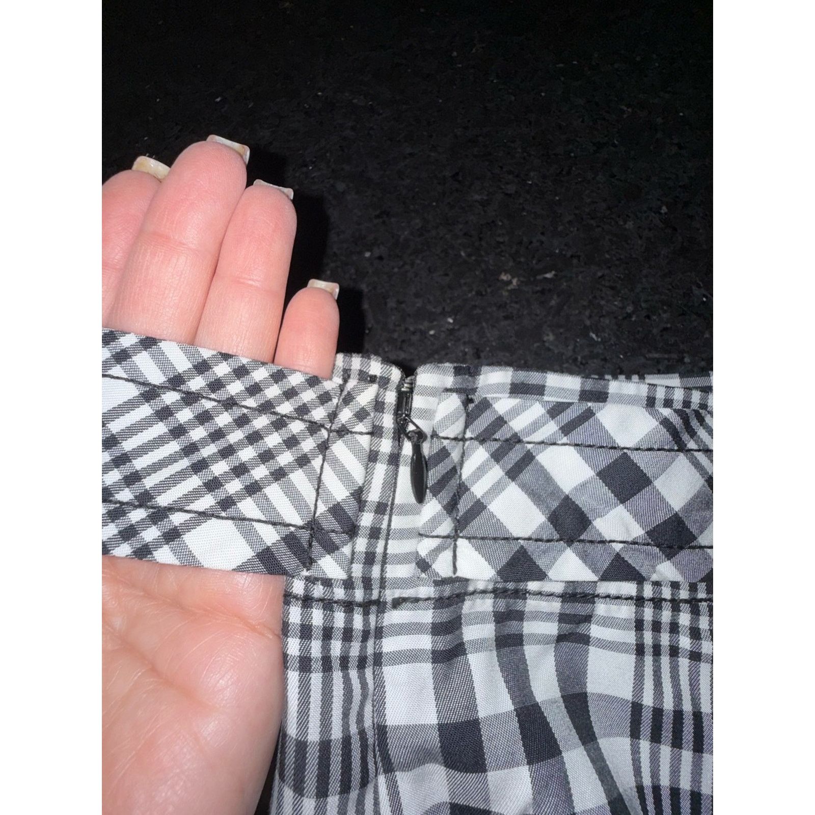 Ann Taylor Ann Taylor Black White Wrap Plaid Pencil Skirt 8 FULLY LINED Size 30" / US 8 / IT 44 - 7 Thumbnail