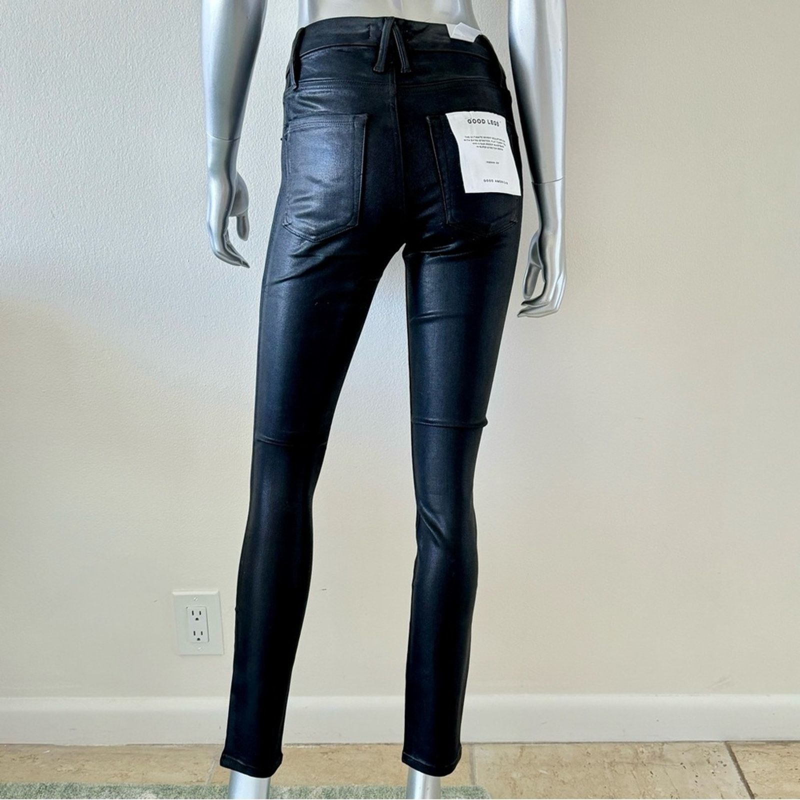 Good American NWT! Good American Black Jeans, Size 2/26 Size 26" / US 2 / IT 38 - 2 Thumbnail