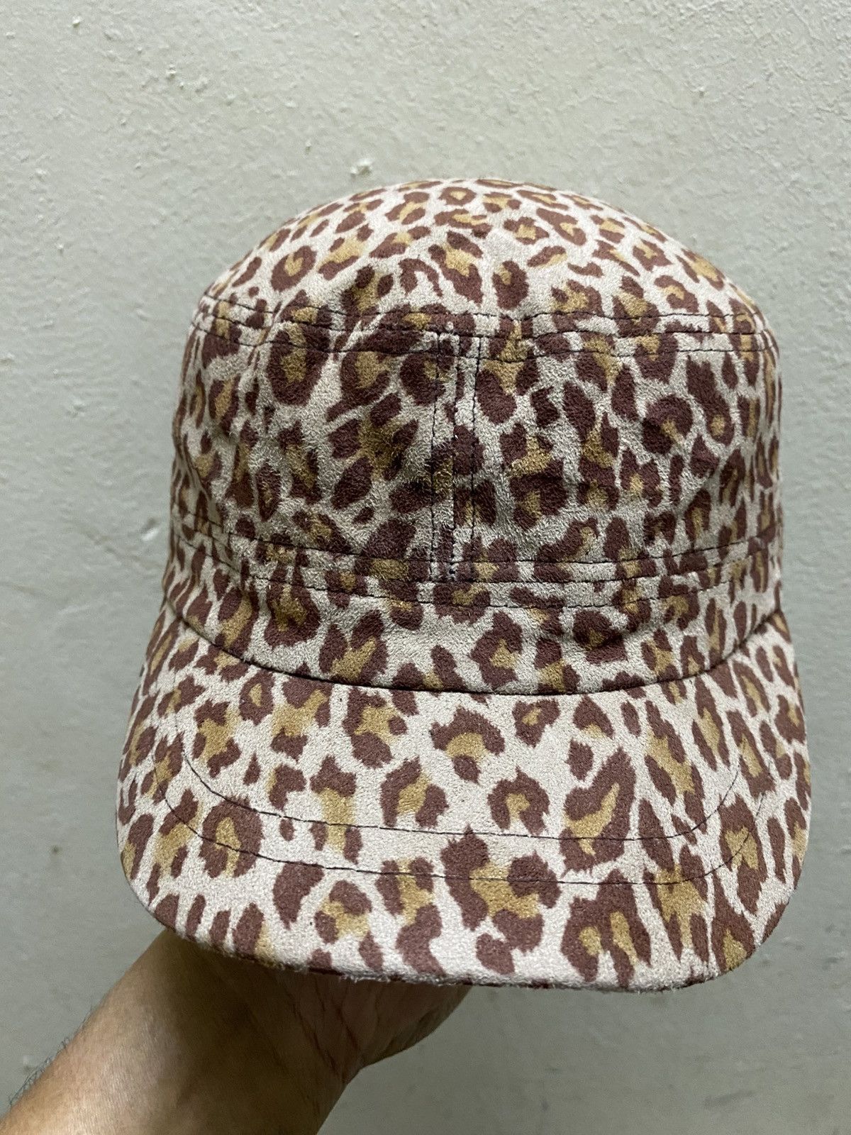 Beauty Beast × If Six Was Nine × Le Grande Bleu (L.G.B.) Y2K Round Hats Ripped Leopard Size ONE SIZE - 1 Thumbnail