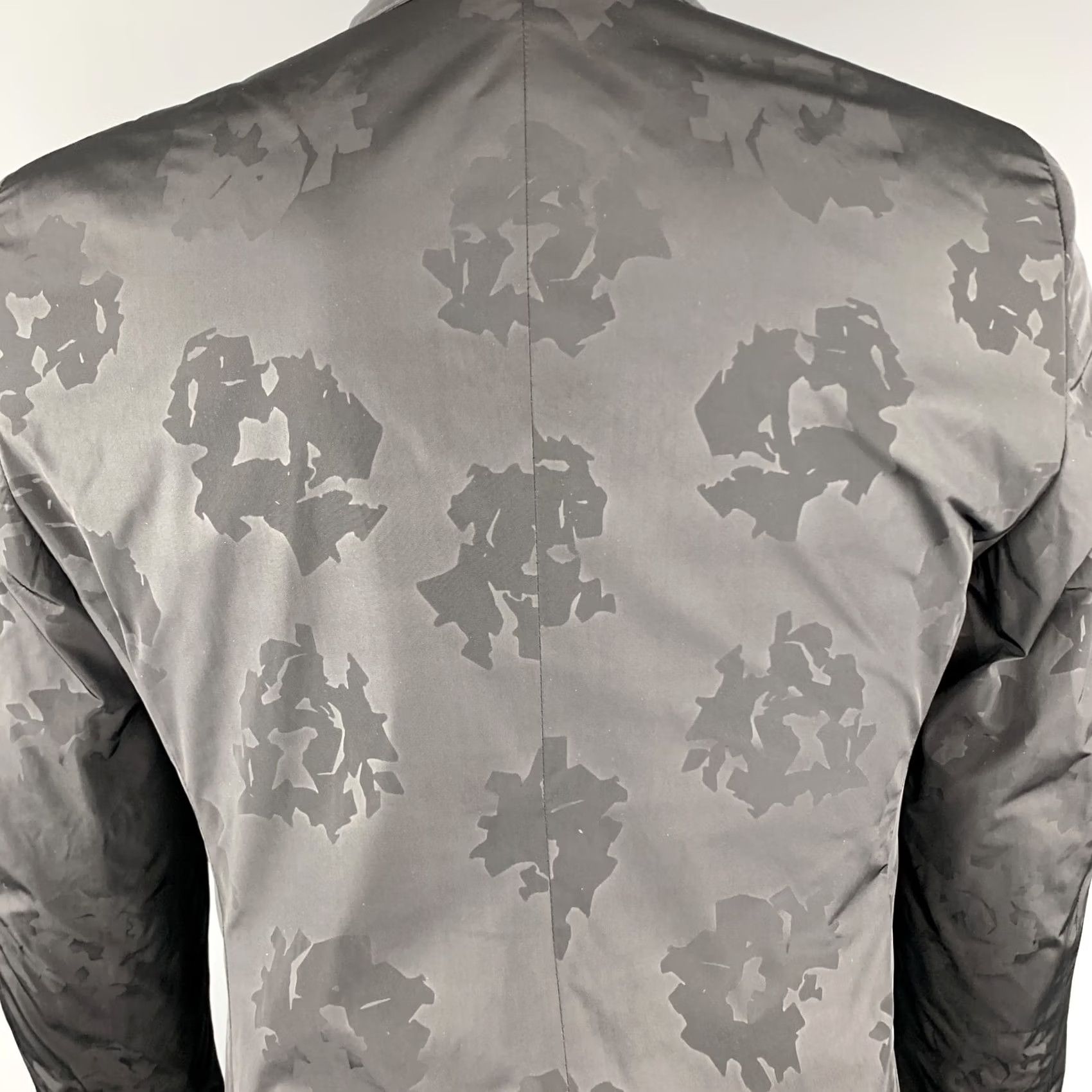Calvin Klein CALVIN KLEIN COLLECTION Sport Coat Size 36 Black on Black Floral Notch Lapel Size US XXS / EU 40 - 6 Thumbnail