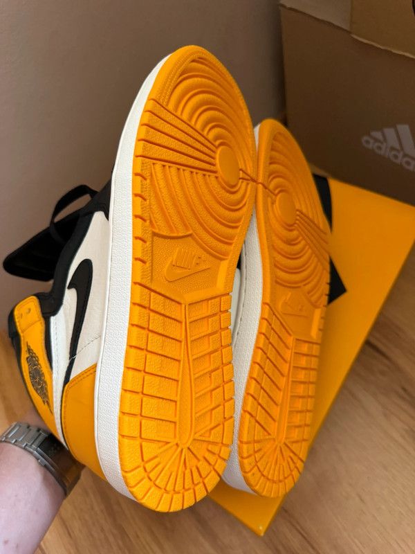 Jordan Brand × Nike nike jordan 1 retro high og EU44 US9 Size US 9 / EU 42 - 4 Thumbnail