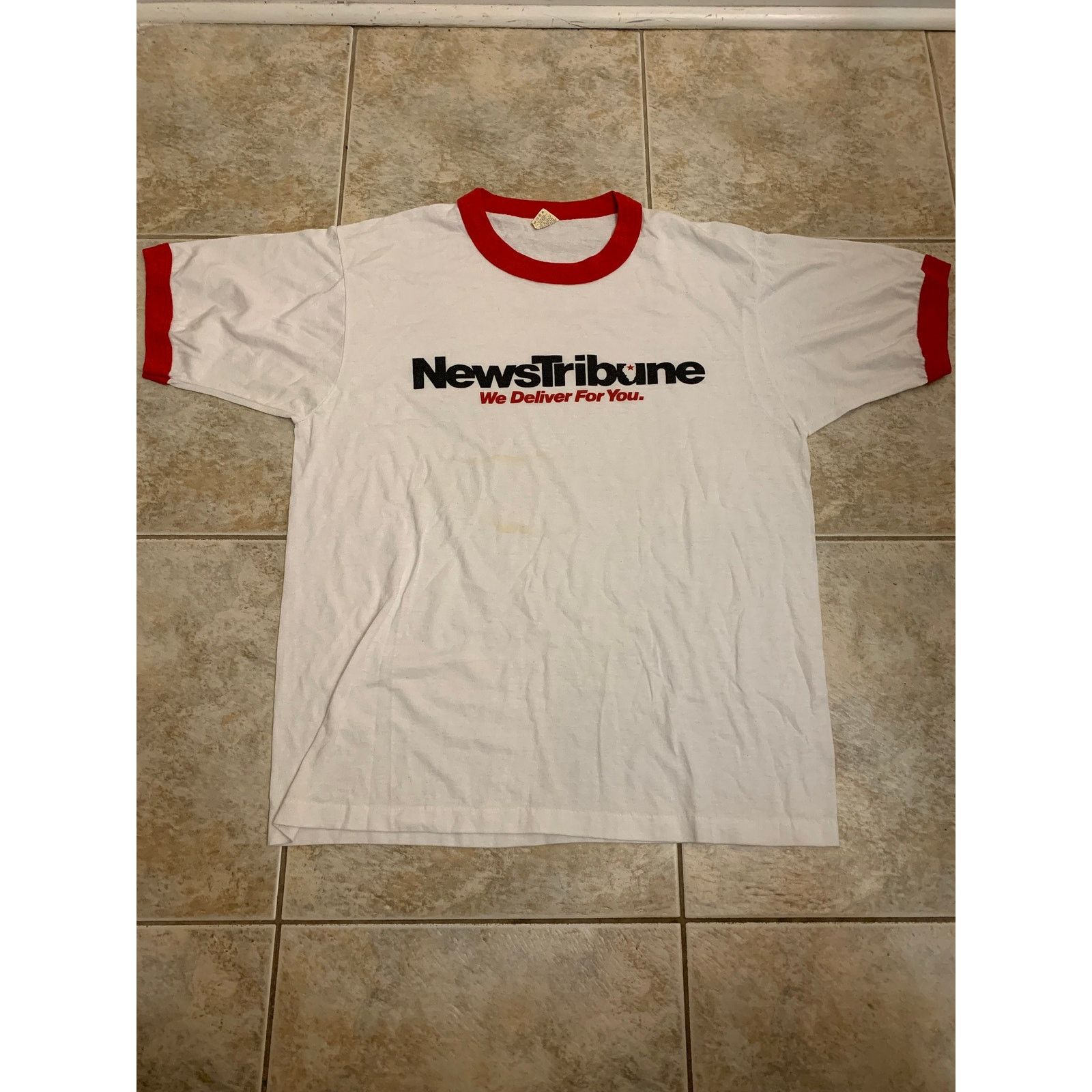 Other Vintage news tribune T shirt size large 1990s 80s Size US L / EU 52-54 / 3 - 1 Thumbnail