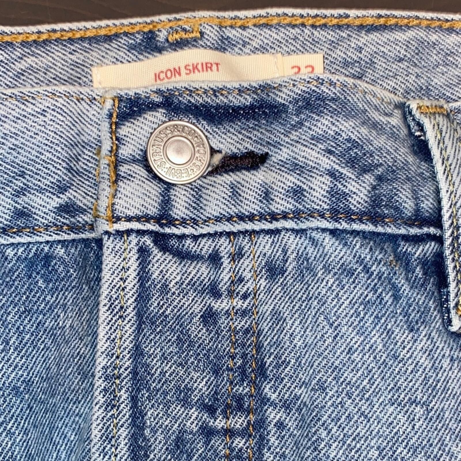 Levi's Levi’s Mid-Rise Denim Skirt Size 33 Frayed Hem Size 38" / US 16 / IT 52 - 8 Thumbnail