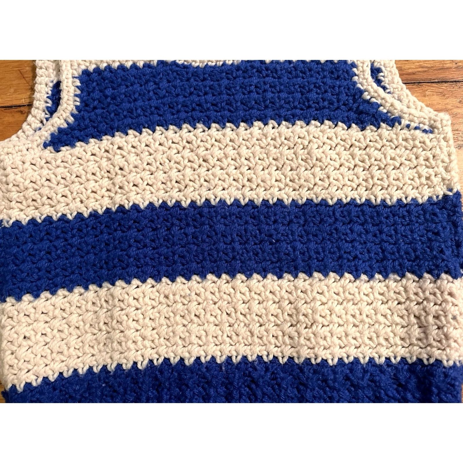 Vintage VINTAGE 70s Hand Crochet Granny Tank Top Vest Womens S Striped White Blue Boho Shirt Womens S Size S / US 4 / IT 40 - 3 Thumbnail