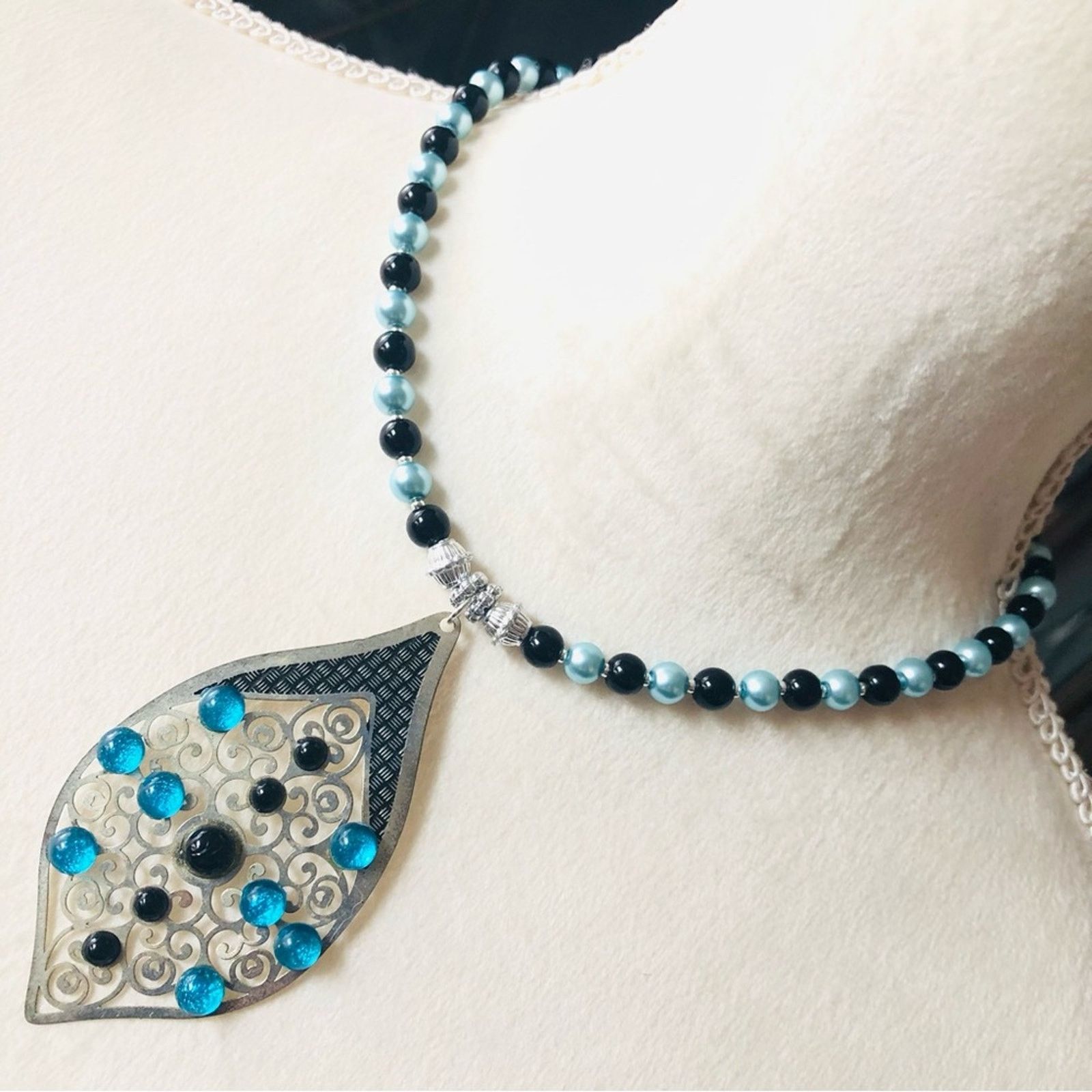 Handmade Handcrafted repurpose filigree stone pendant Pearl necklace Size ONE SIZE - 1 Thumbnail