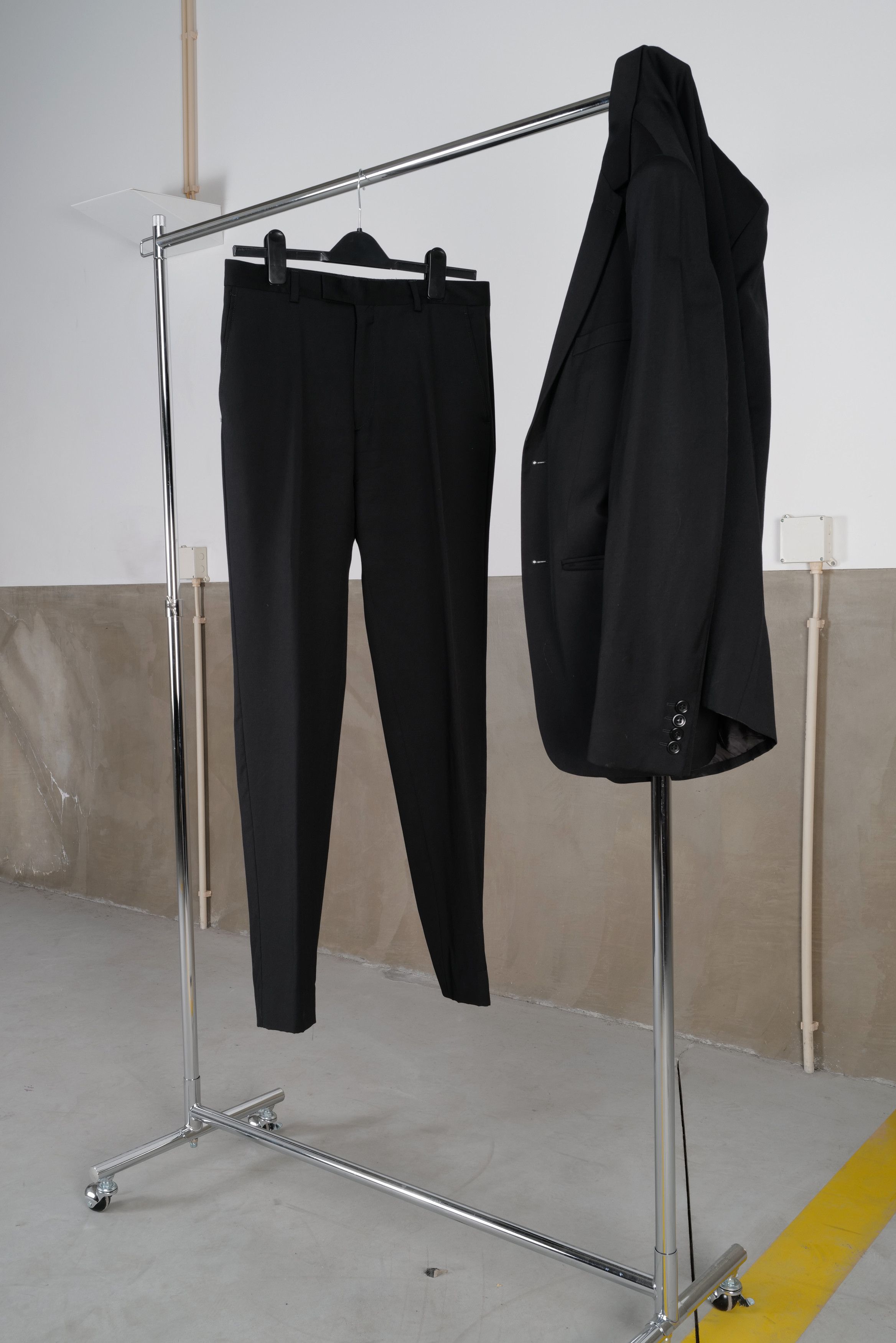 Arrow Arrow black pure wool suit Size 48R - 8 Thumbnail
