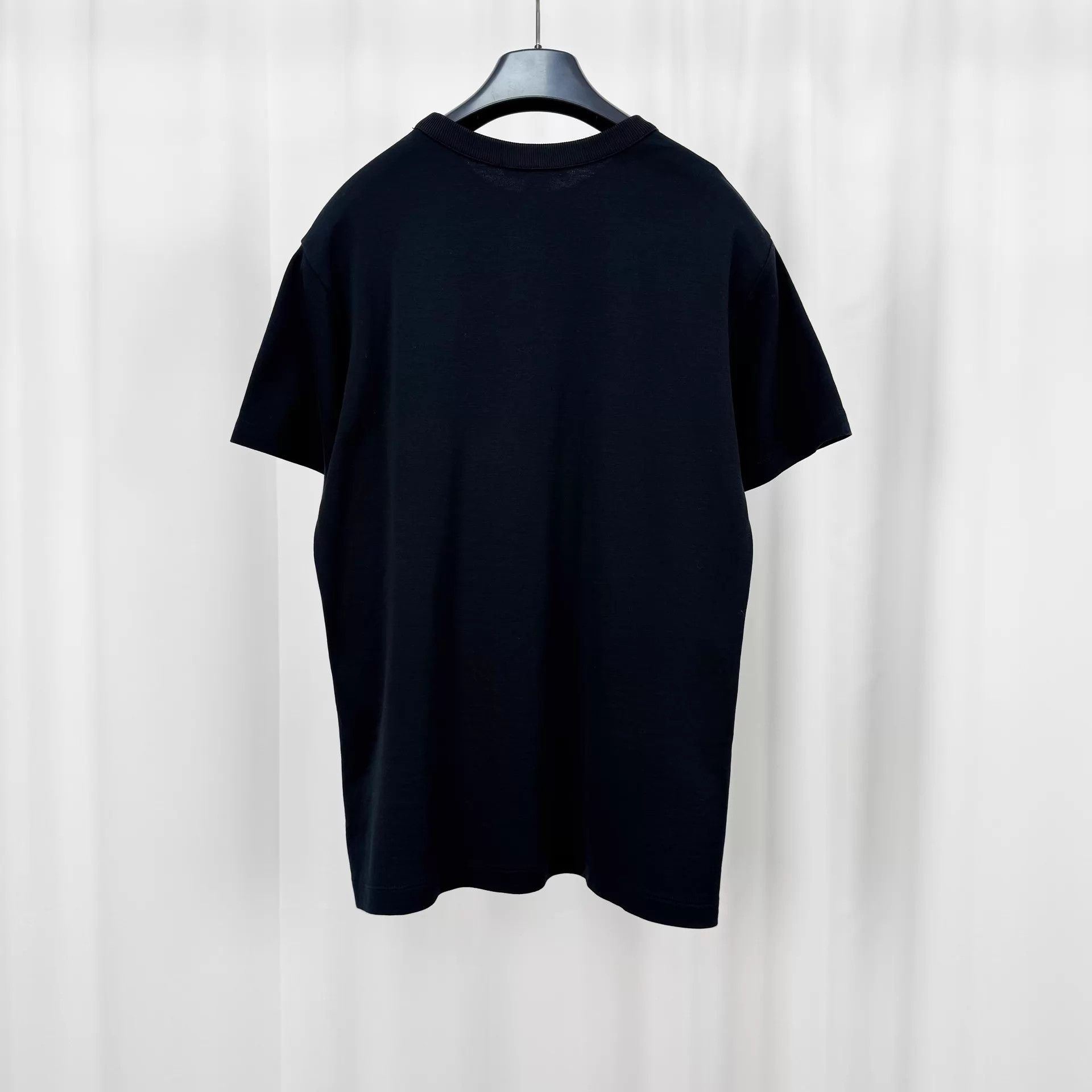 Louis Vuitton Louis Vuitton Flocked Letter Short Sleeve L (99 New) Size L / US 10 / IT 46 - 2 Thumbnail