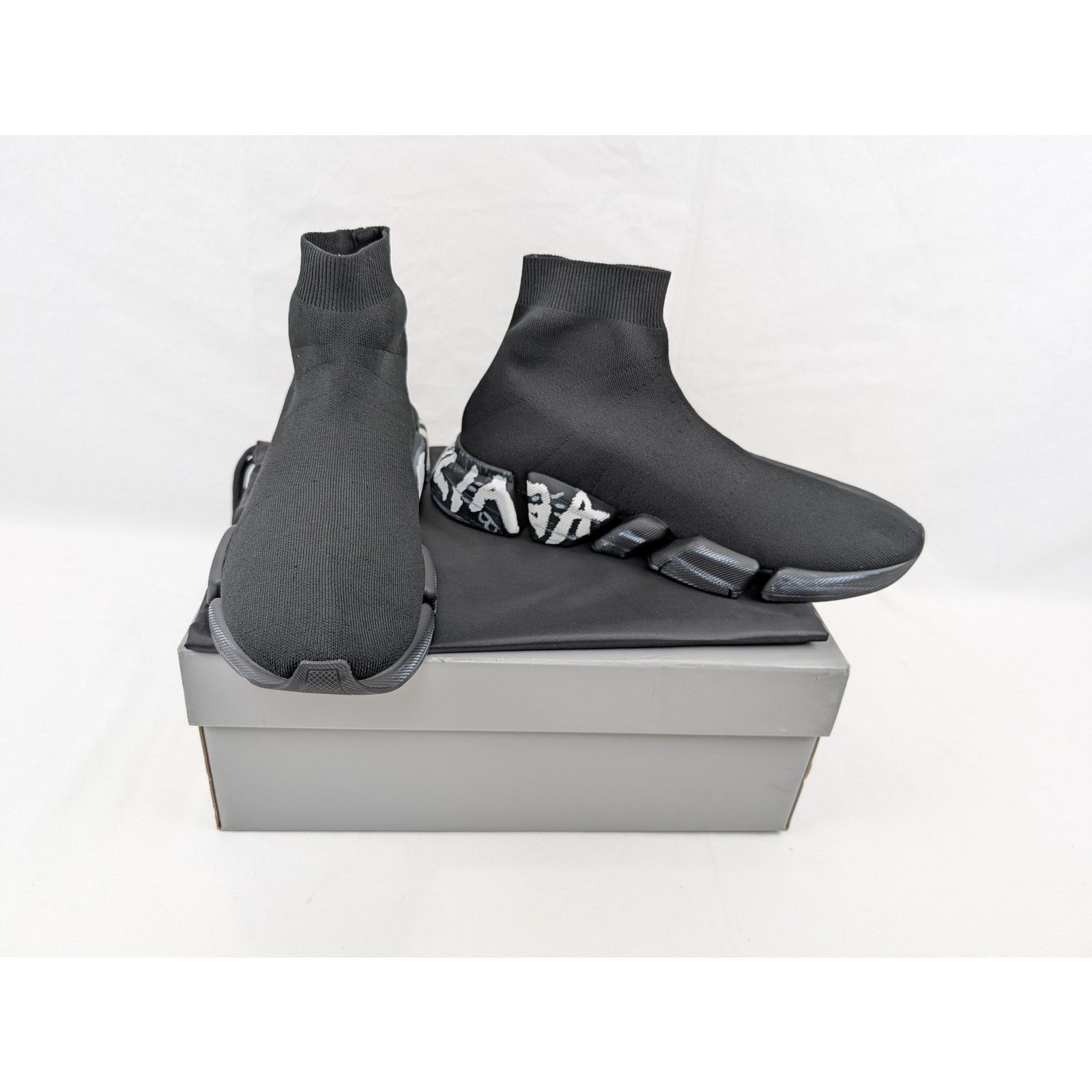 Balenciaga o1rshd1 Speed 2.0 Graffiti Sneakers in Black/White Size US 13 / EU 46 - 19 Thumbnail