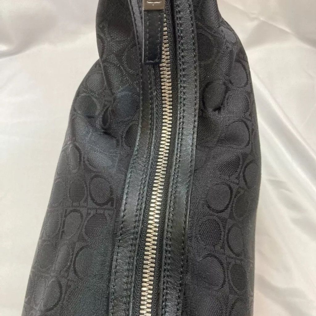 Salvatore Ferragamo Salvatore Ferragamo Black Monogram Hobo Bag Size ONE SIZE - 6 Thumbnail