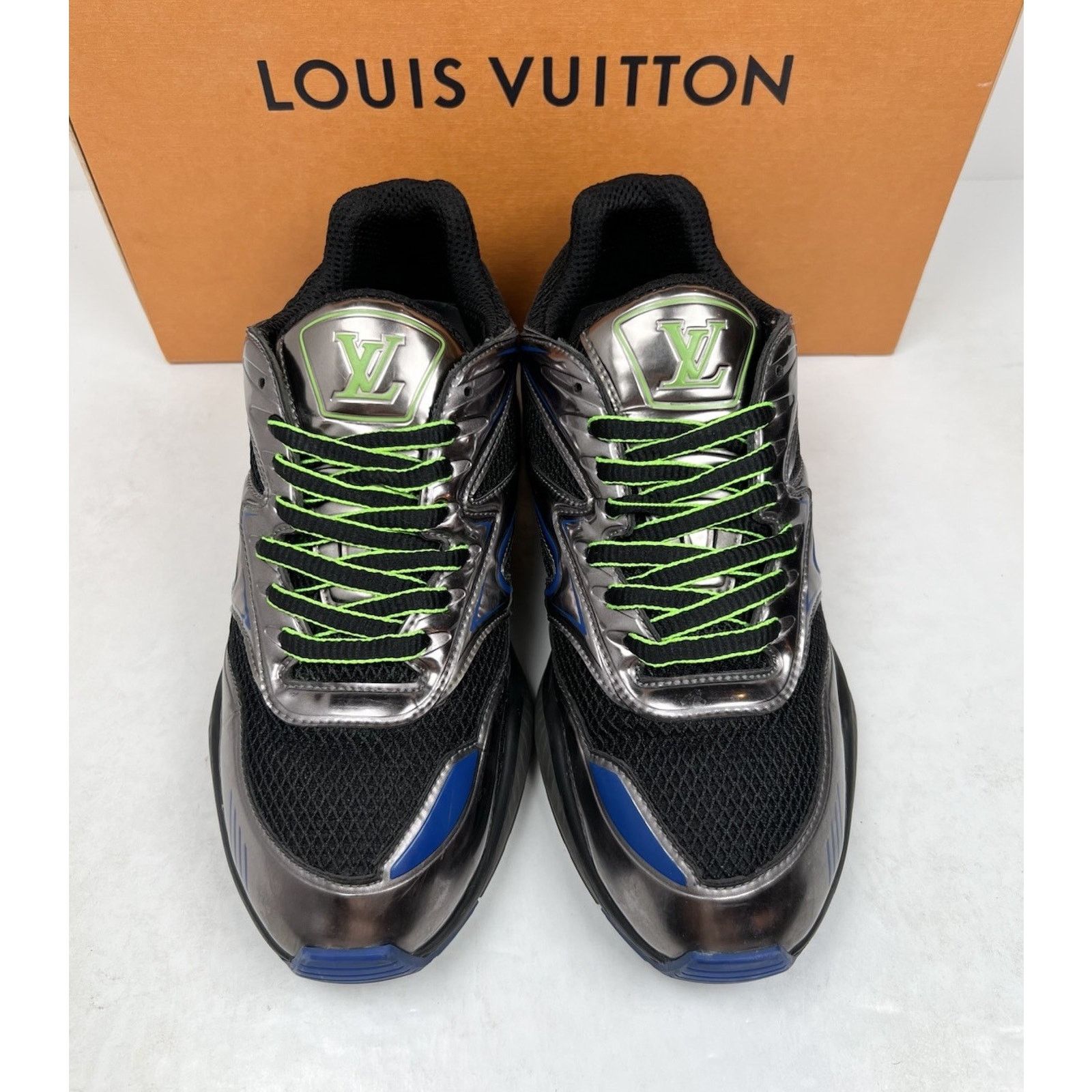 Louis Vuitton Size 6.5LV/7.5US - Louis Vuitton LV Trail Patent Leather Size US 7.5 / EU 40-41 - 2 Thumbnail