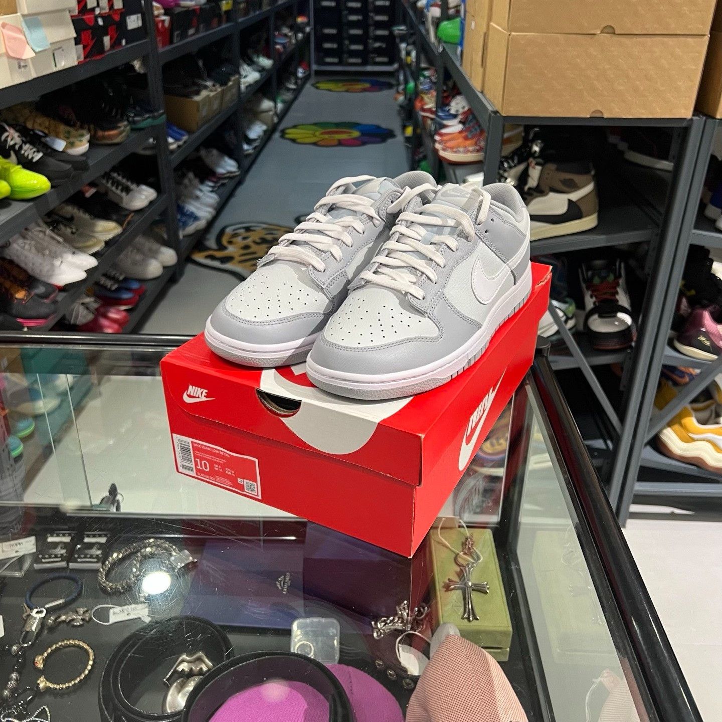 Nike Nike White Lowtop Sneakers 10.5 Men Size US 10.5 / EU 43-44 - 1 Thumbnail
