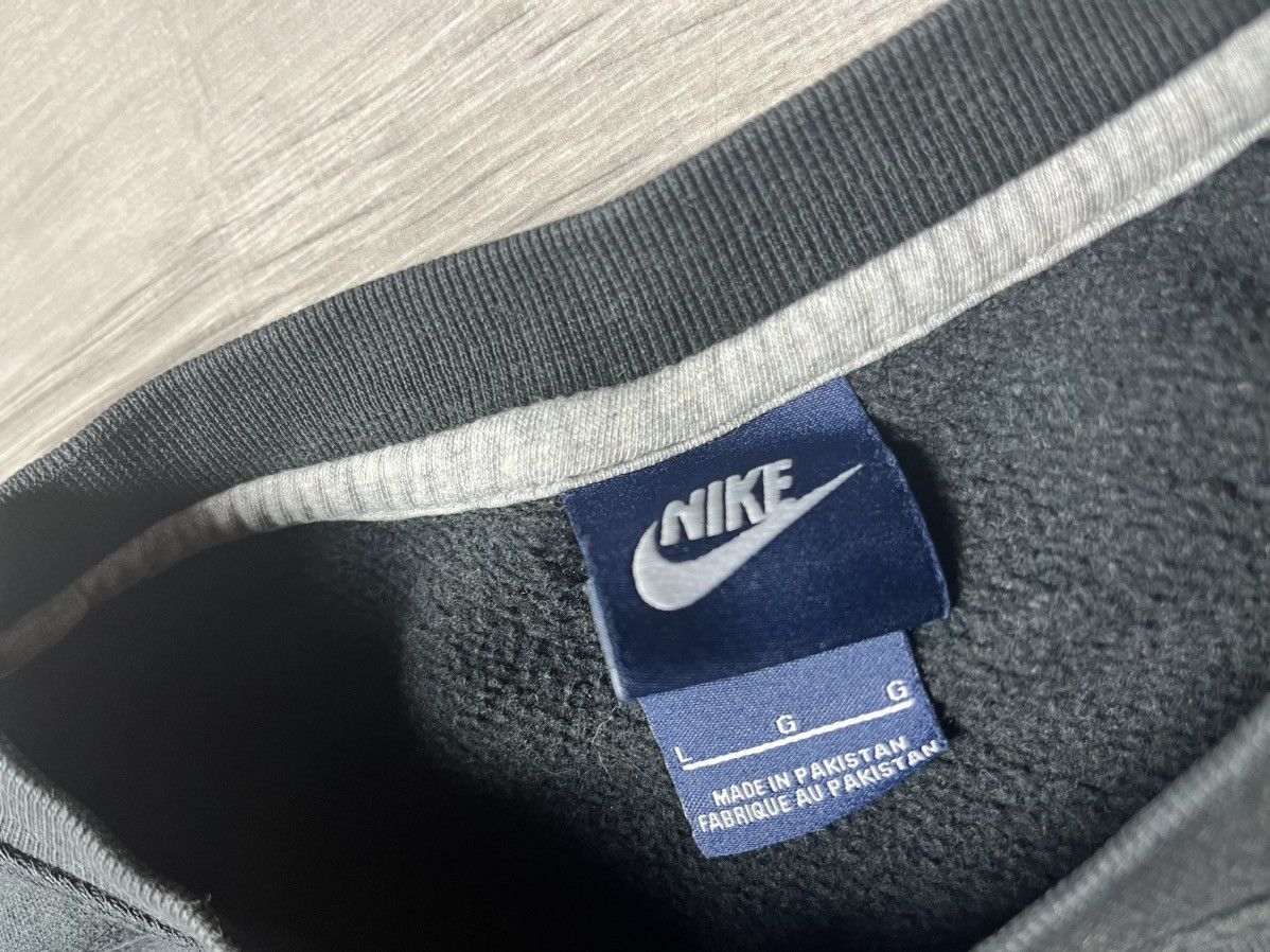 Nike Nike sweatshirt swoosh y2k vintage size Large Size US L / EU 52-54 / 3 - 4 Thumbnail