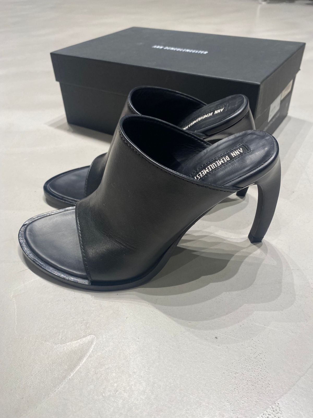Ann Demeulemeester BLACK LEATHER MULES Size US 8 / IT 38 - 2 Thumbnail