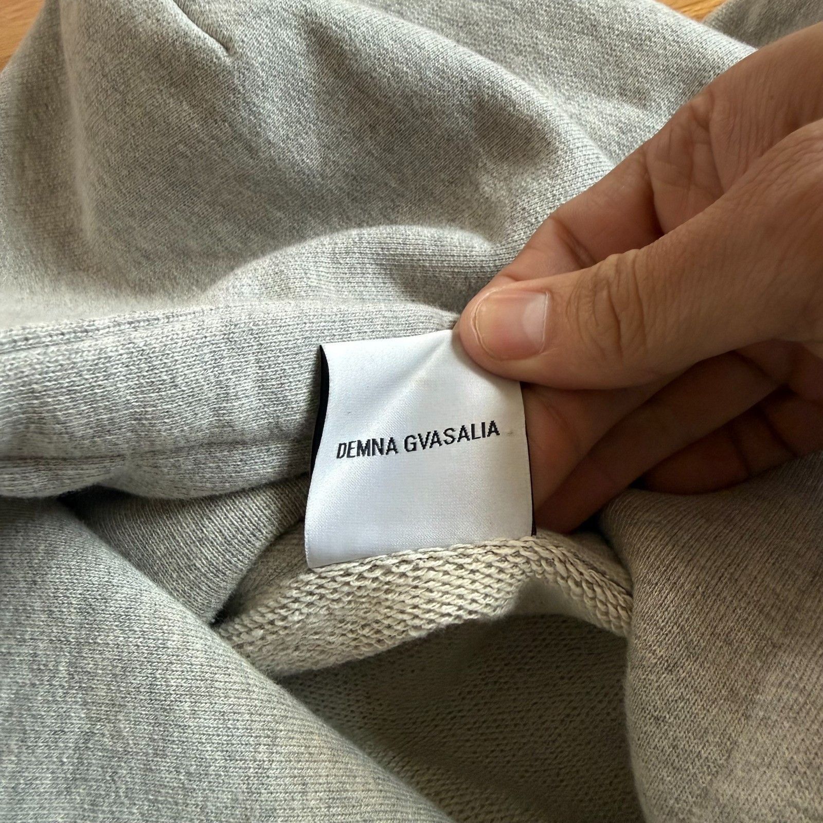 Vetements VETEMENTS AW18 Misplaced Grey Heavyweight Hoodie Size M / US 6-8 / IT 42-44 - 8 Thumbnail