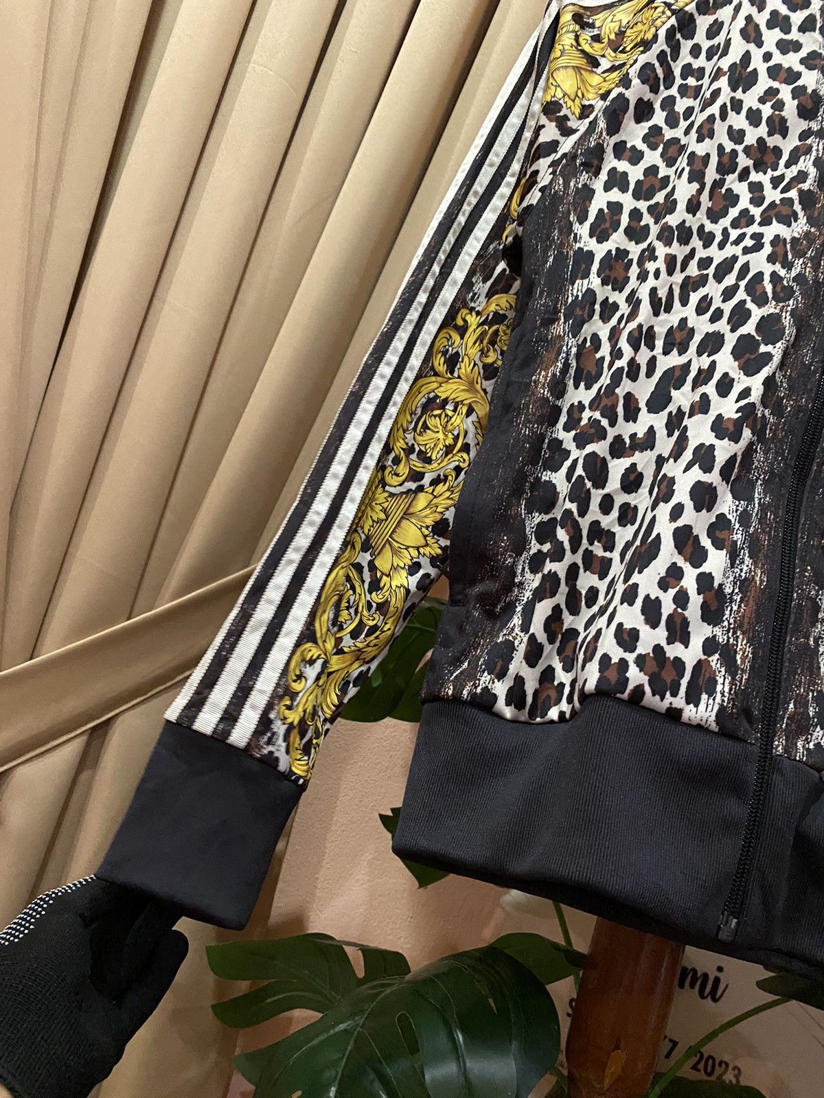 Adidas × Jeremy Scott Adidas Jeremy Scott Leopard Print Baroque Jacket - Unisex Size US S / EU 44-46 / 1 - 8 Thumbnail