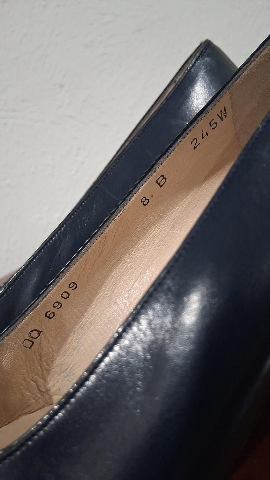 Salvatore Ferragamo Salvatore Ferragamo Vintage Navy Pumps Size 8 B Size US 8 / IT 38 - 7 Thumbnail