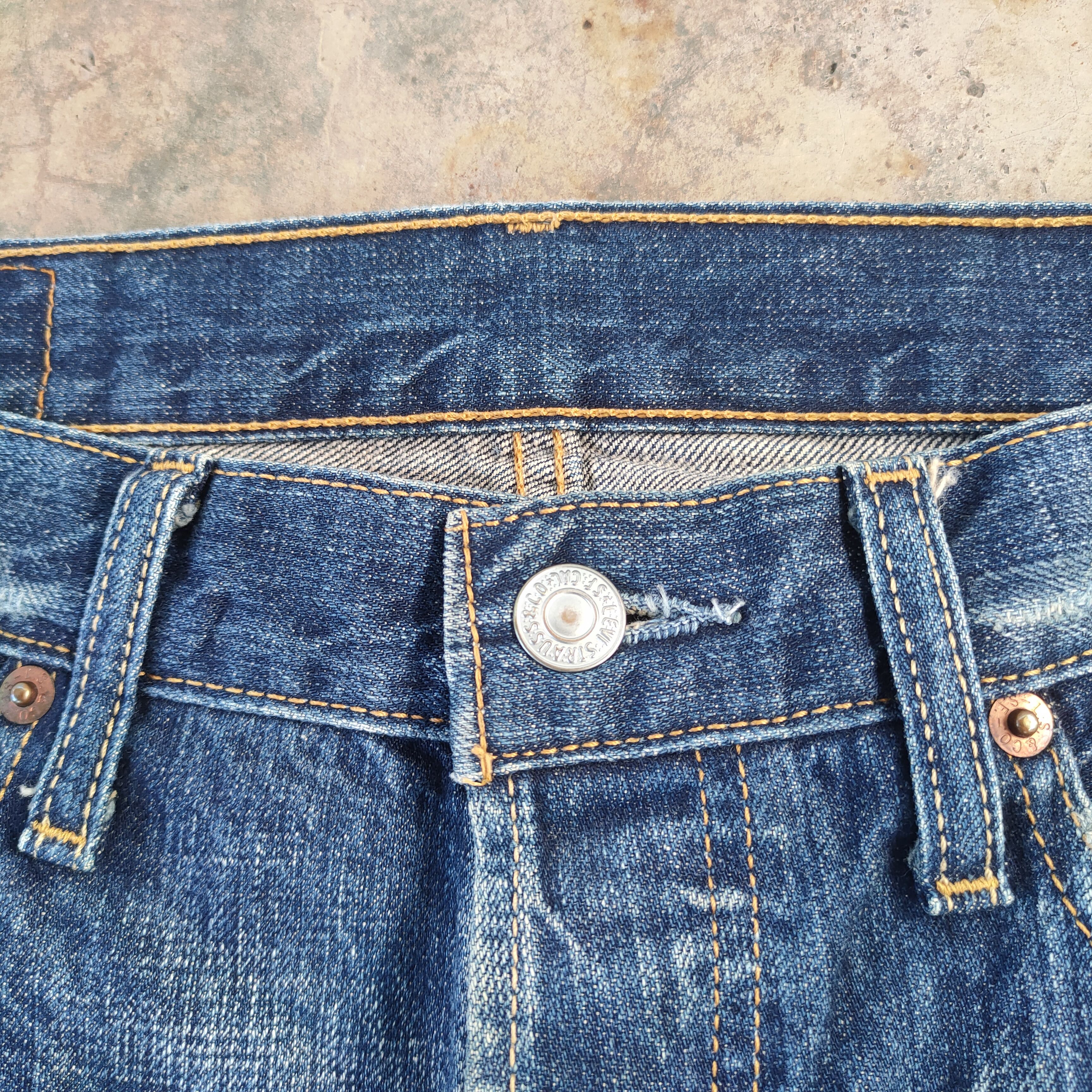 Levi's Vintage Clothing W30 VINTAGE LEVI'S 501 FADED DISTRESSED JEAN PANTS Size US 30 / EU 46 - 6 Thumbnail