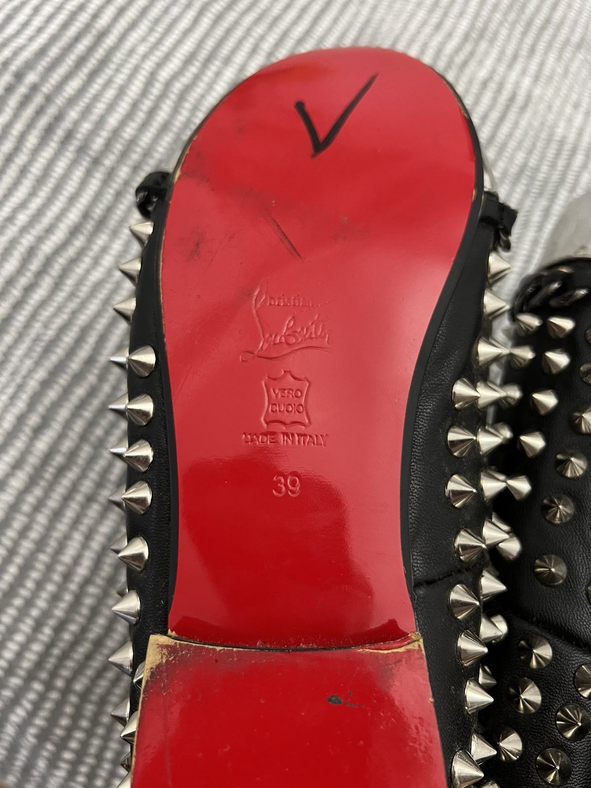 Christian Louboutin Christian Louboutin Black Spike Leather Slippers Sz 39 Size US 9 / IT 39 - 7 Thumbnail