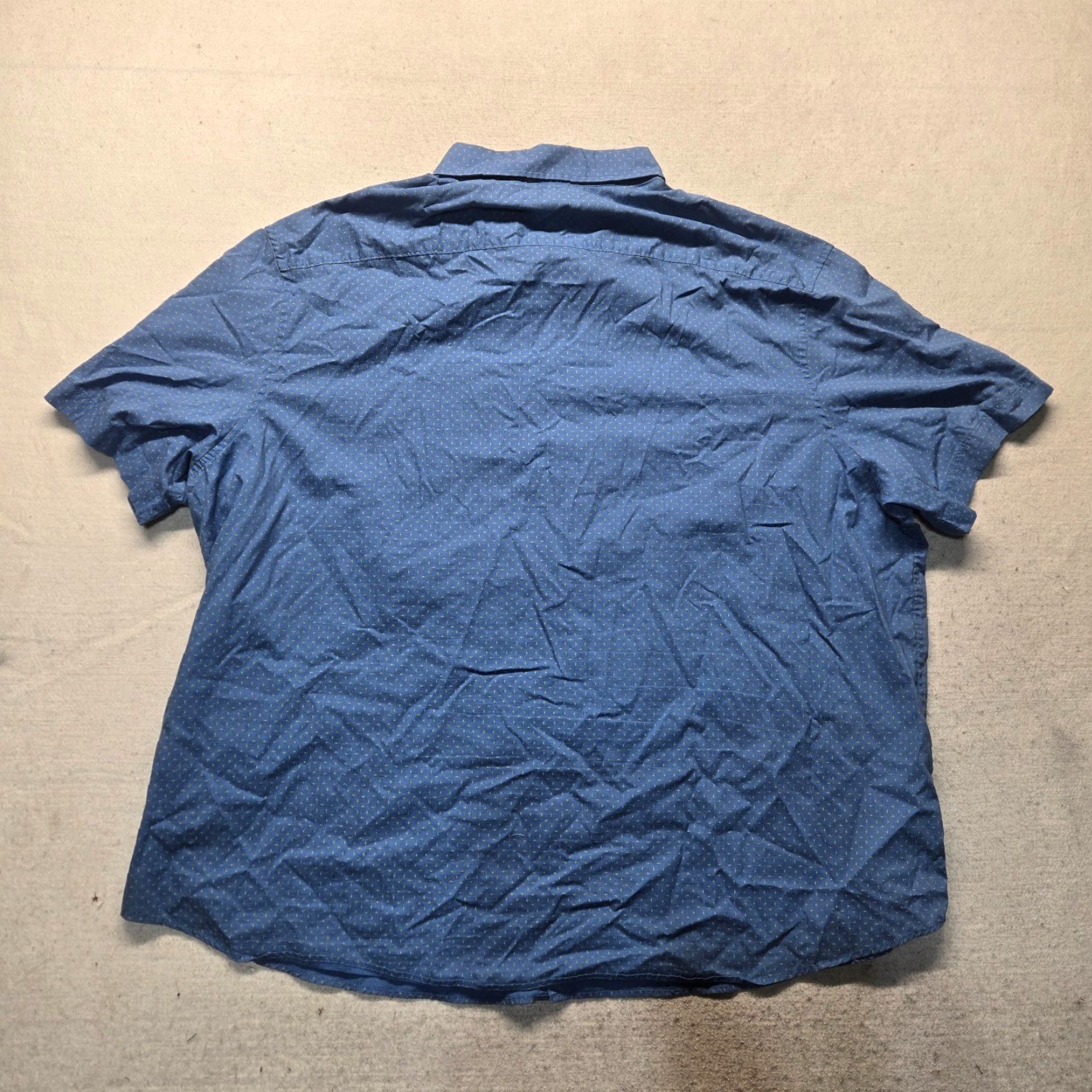 Vintage Axist Shirt Adult Men 4X Blue Button-Up Short Sleeve Striped Collared Classic Pocketed 4X Mens Blues Shirt Axist 4X Big & Tall Buttons Business Casual Size US XXL / EU 58 / 5 - 7 Thumbnail