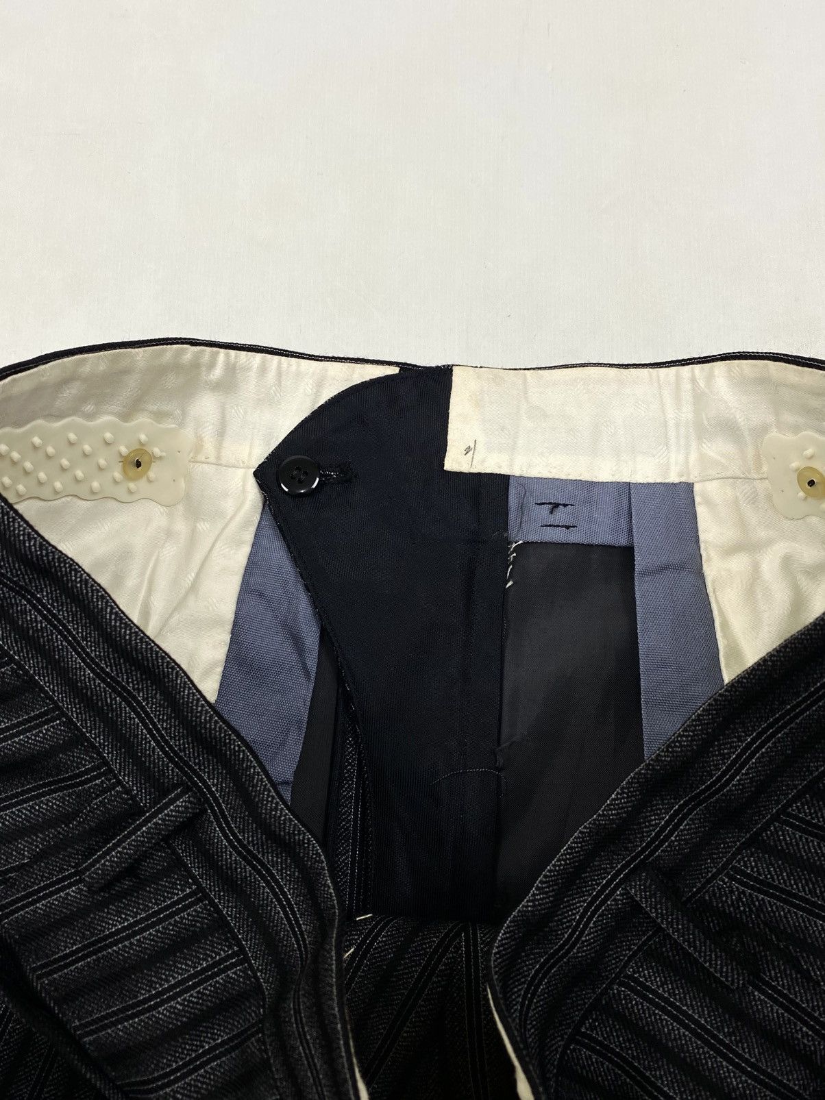 Japanese Brand 💸SOLD P4YP4I💸 Japanese Stripe Pants Pleated Trouser Size US 34 / EU 50 - 11 Thumbnail