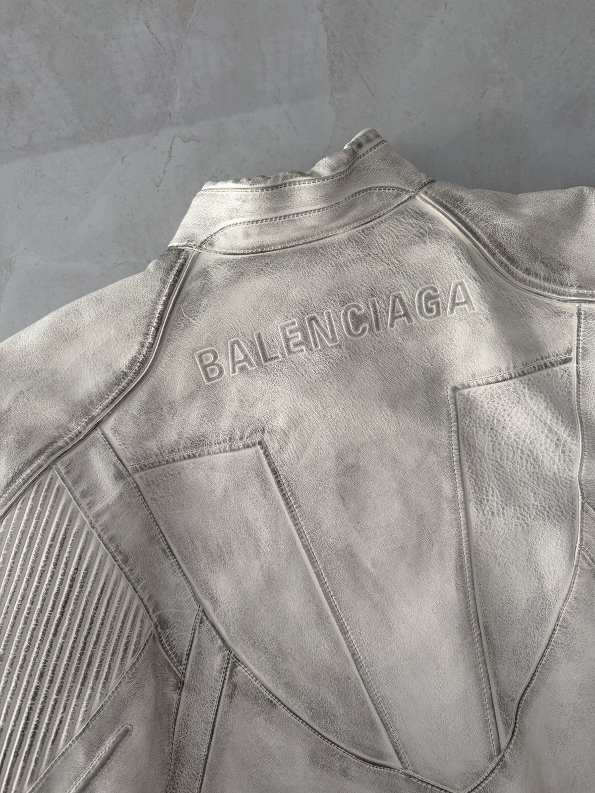 Balenciaga Balenciaga SS23White Runway Moto Jacket Sz.3 Size US L / EU 52-54 / 3 - 7 Thumbnail