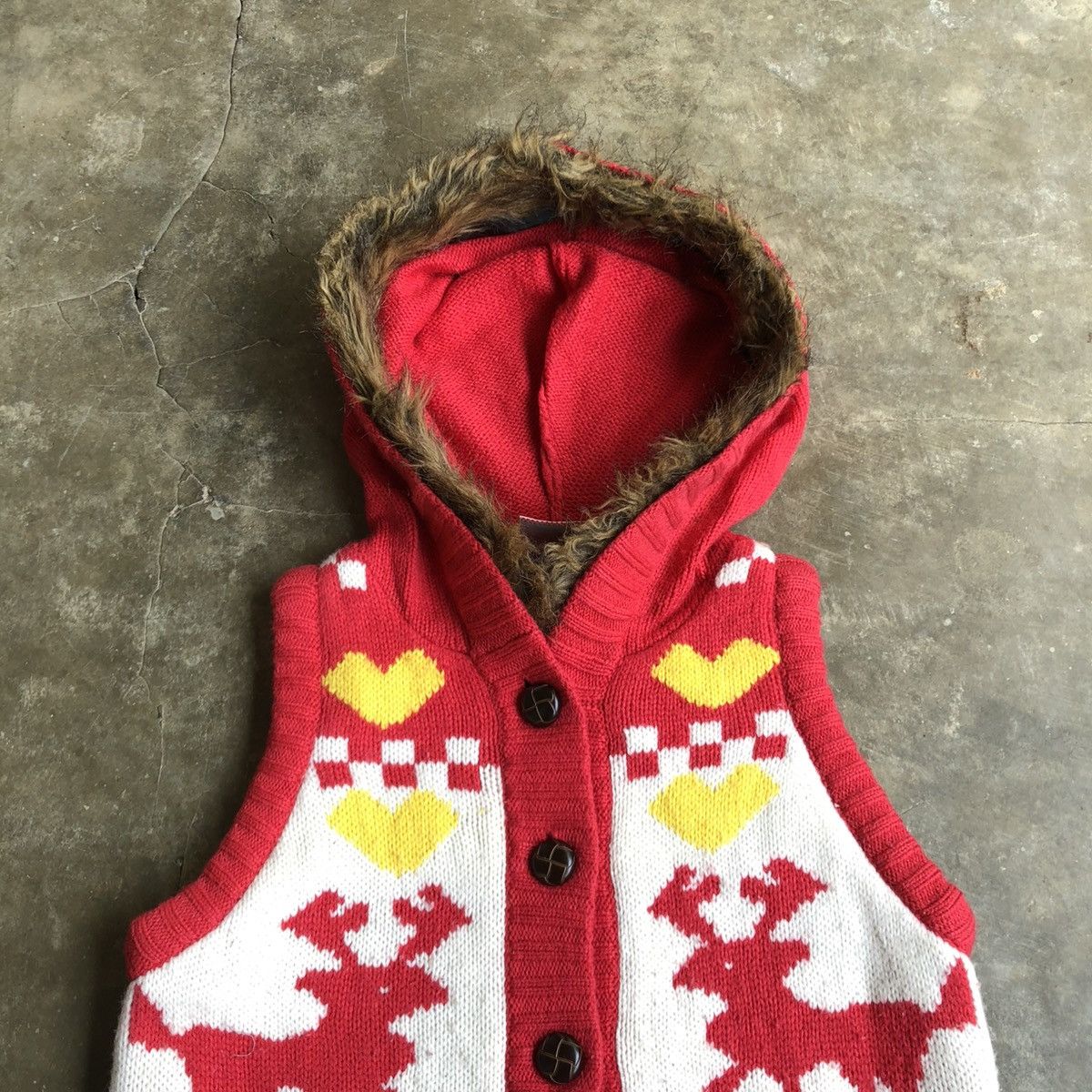 Japanese Brand 2000s Coelu Knit Deer Motif Fur Vest Red Ifsix Lgb Style Size US S / EU 44-46 / 1 - 5 Thumbnail