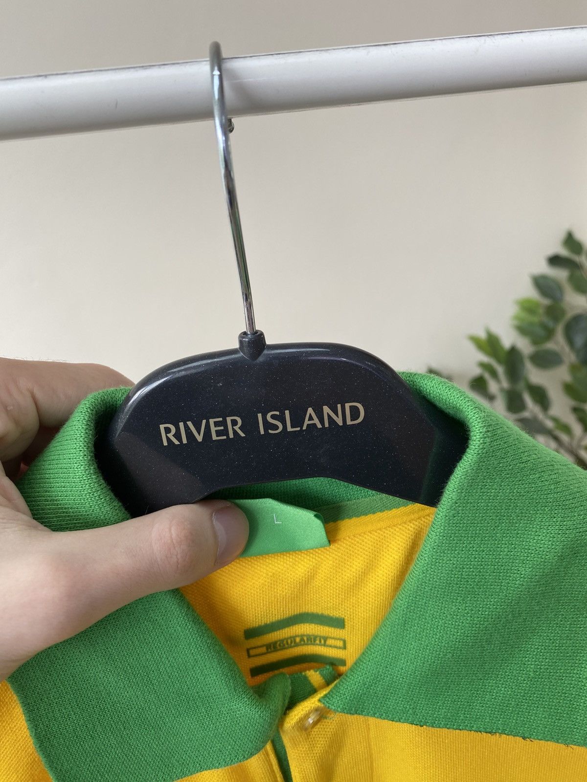 Hugo Boss × Vintage Vintage Hugo Boss Brazil Embroidered Yellow Green Polo Size US L / EU 52-54 / 3 - 11 Thumbnail