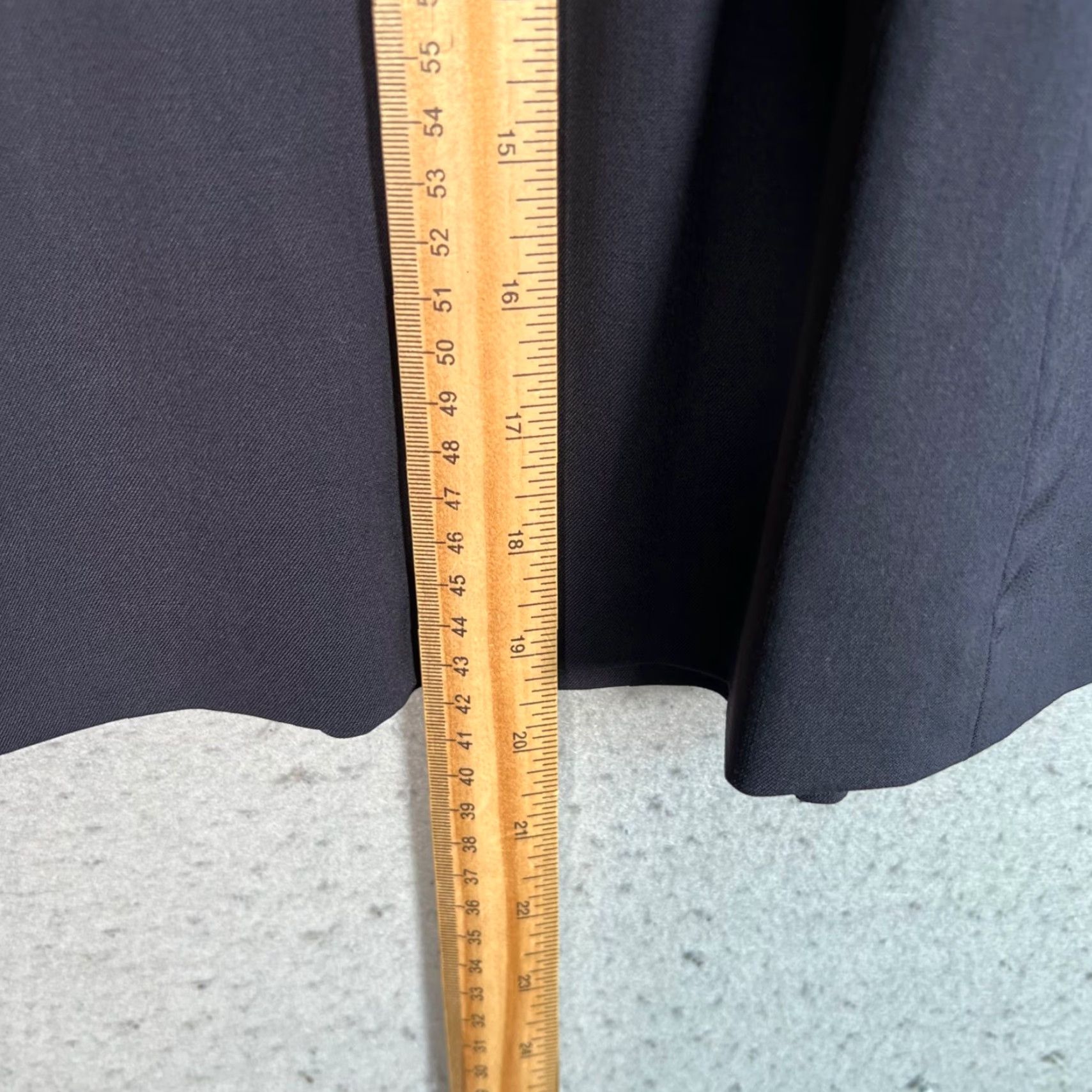 Theory THEORY A-LINE SKIRT Adult Women Size 6 Black Virgin Wool Blend with Pockets Business Knee Length Wool Elastane Ven 0? (Oops) Size 28" / US 6 / IT 42 - 6 Thumbnail