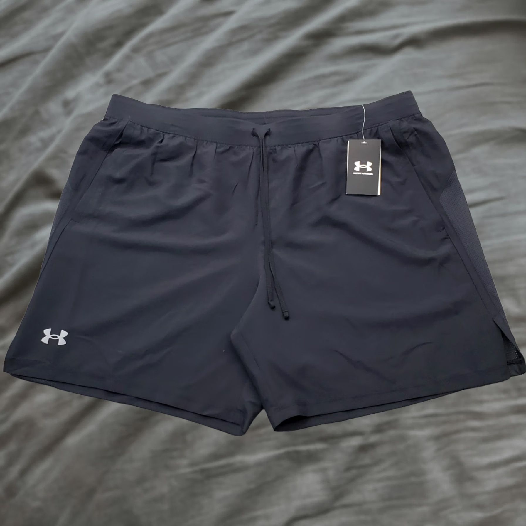 Under Armour Under Armour Running Shorts Mens 2XL Black Athletic Shorts Slit Pockets Inseam 7" Size US 39 - 1 Thumbnail