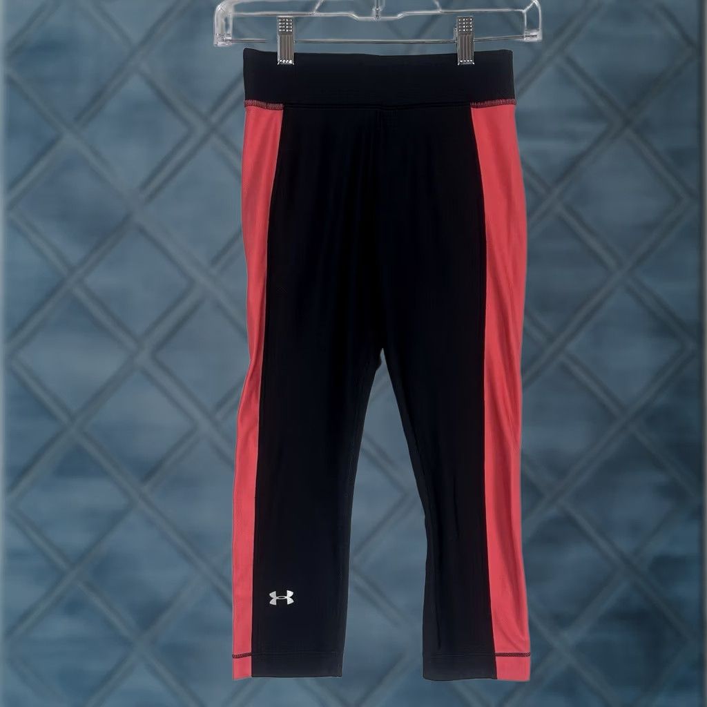 Under Armour VINTAGE Under Armour Heat Gear Womens Compression Capri Leggings XS Pink Stripes Ladies Small? Size 26" / US 2 / IT 38 - 1 Thumbnail