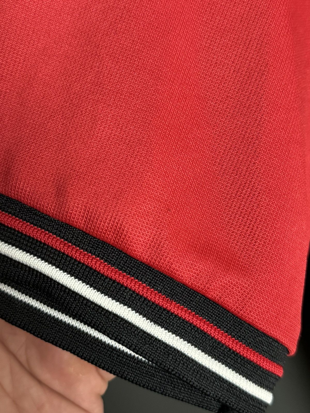 Umbro Vintage Manchester United 99/00 Training Football Jersey Size US L / EU 52-54 / 3 - 14 Thumbnail