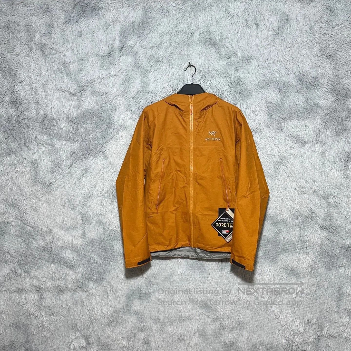 Arcteryx Beta Jacket Shell Hooded Coat.