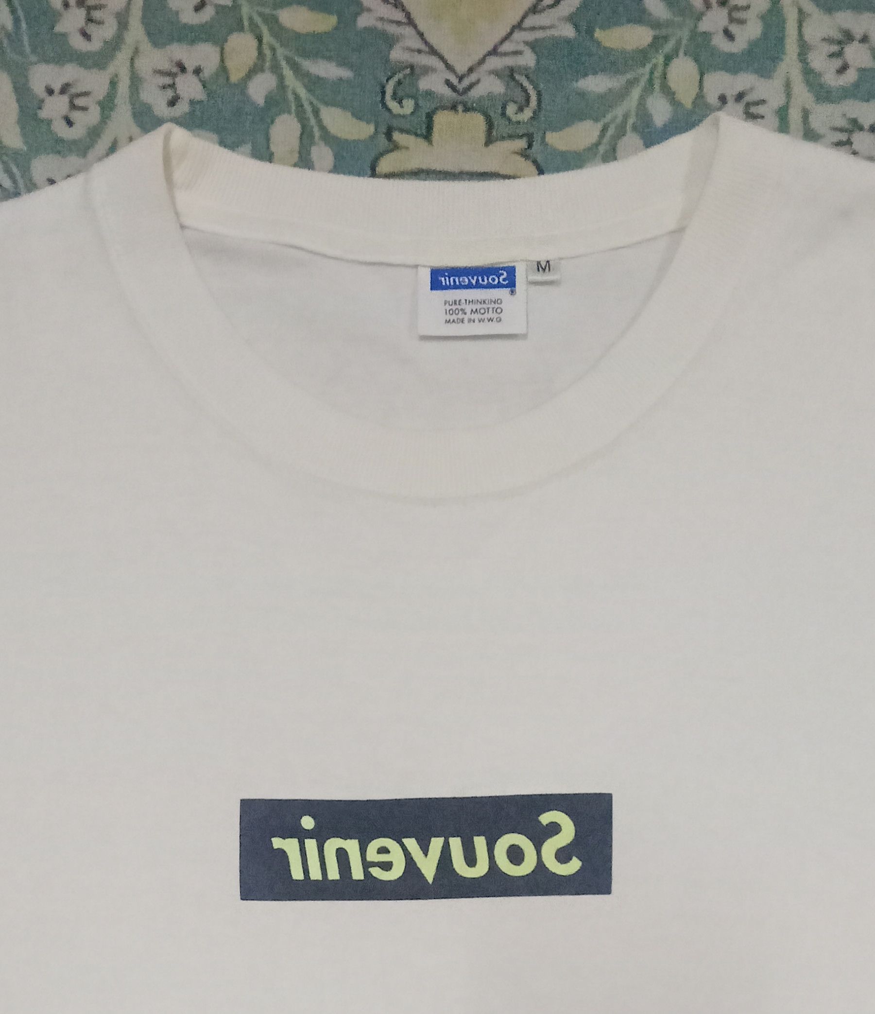 Souvenir Centre Box Logo Extremely Rare T Shirt