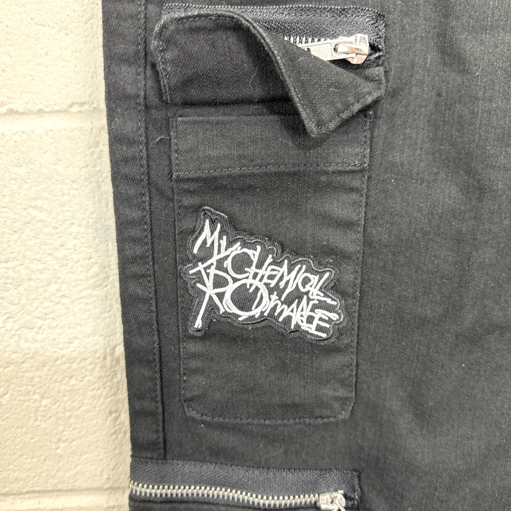 Hot Topic My Chemical Romance Pants Hot Topic Size Small Black Zippers Skinny Emo Punk Size 28" / US 6 / IT 42 - 5 Thumbnail