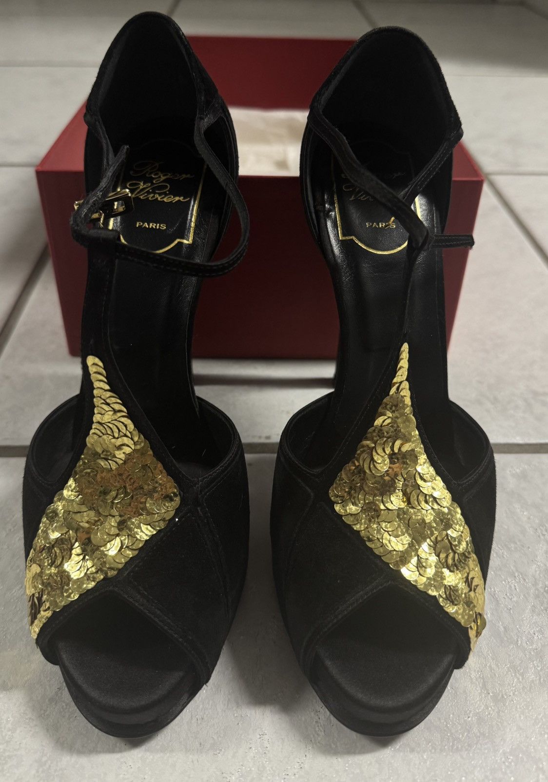 Roger Vivier Roger Vivier Paris Black & Gold Sequin Heels – Size 37 Size US 7 / IT 37 - 5 Thumbnail