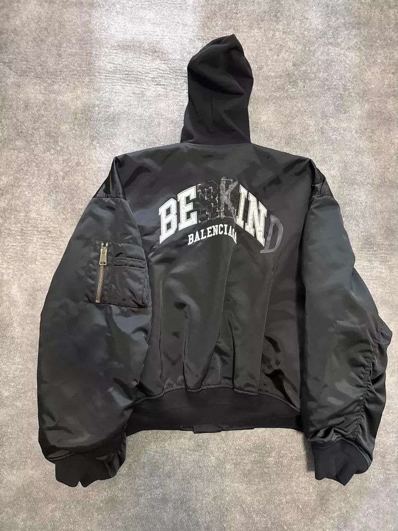 Balenciaga Balenciaga Black back letter be kind clip cotton-padded ja Size US XXS / EU 40 - 1 Thumbnail