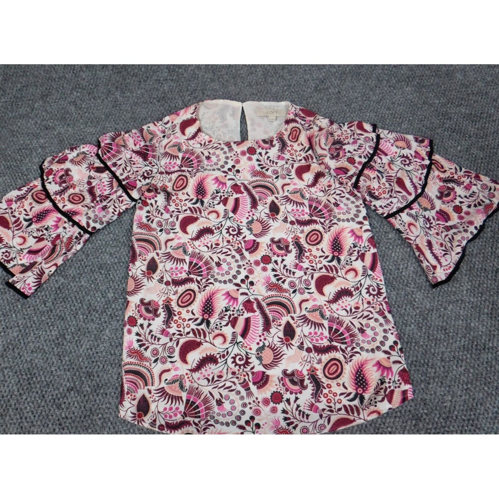 Ann Taylor Loft Ann Taylor Loft Blouse Women's 2XS Red Floral Bell Sleeve Crew Neck Pullover Size XXS / US 00 / IT 34 - 4 Thumbnail